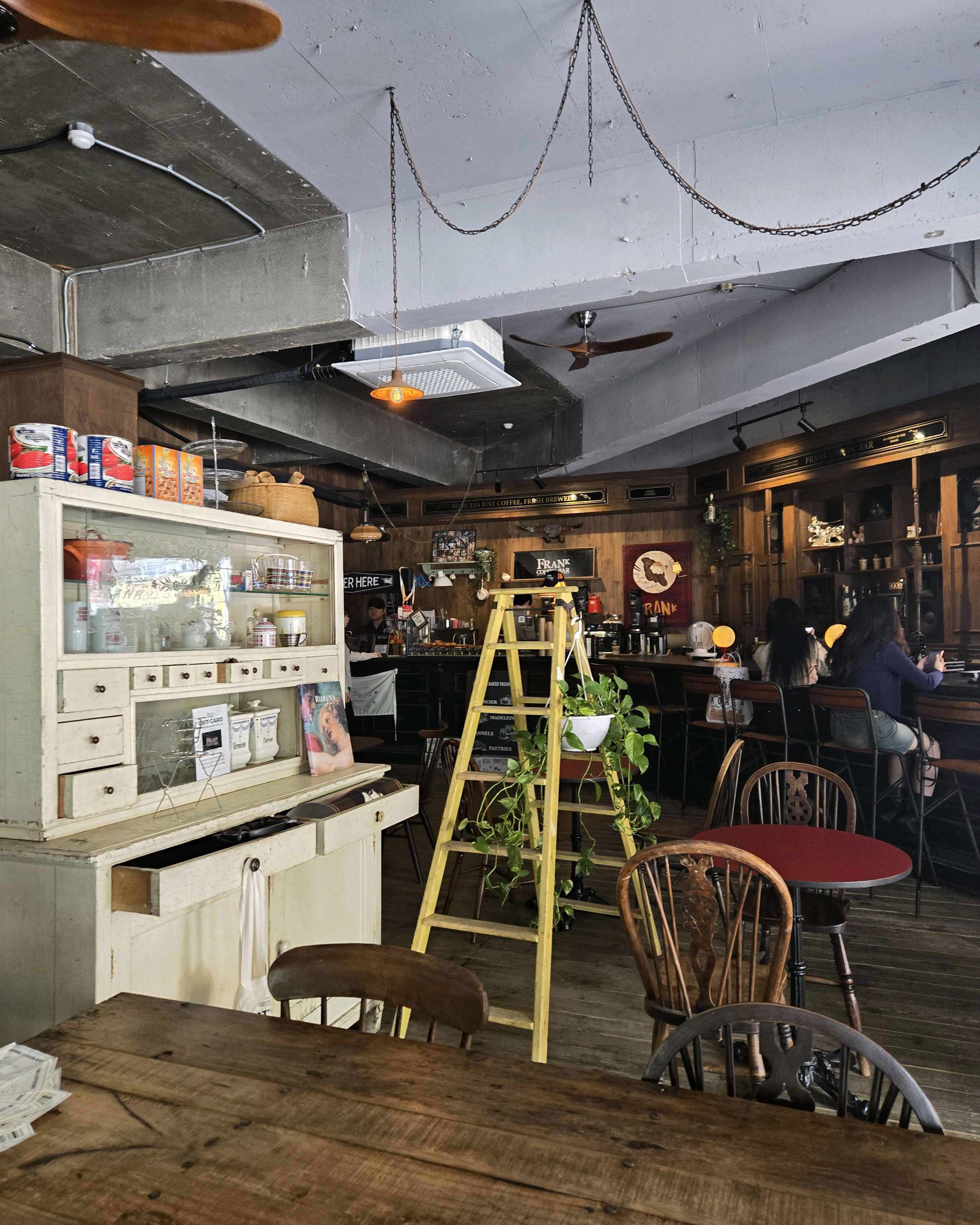 자주 와요! 에스프레소 메뉴가 많아서 좋아요 - 대전 맛집 프랭크커핀바 대전둔산점