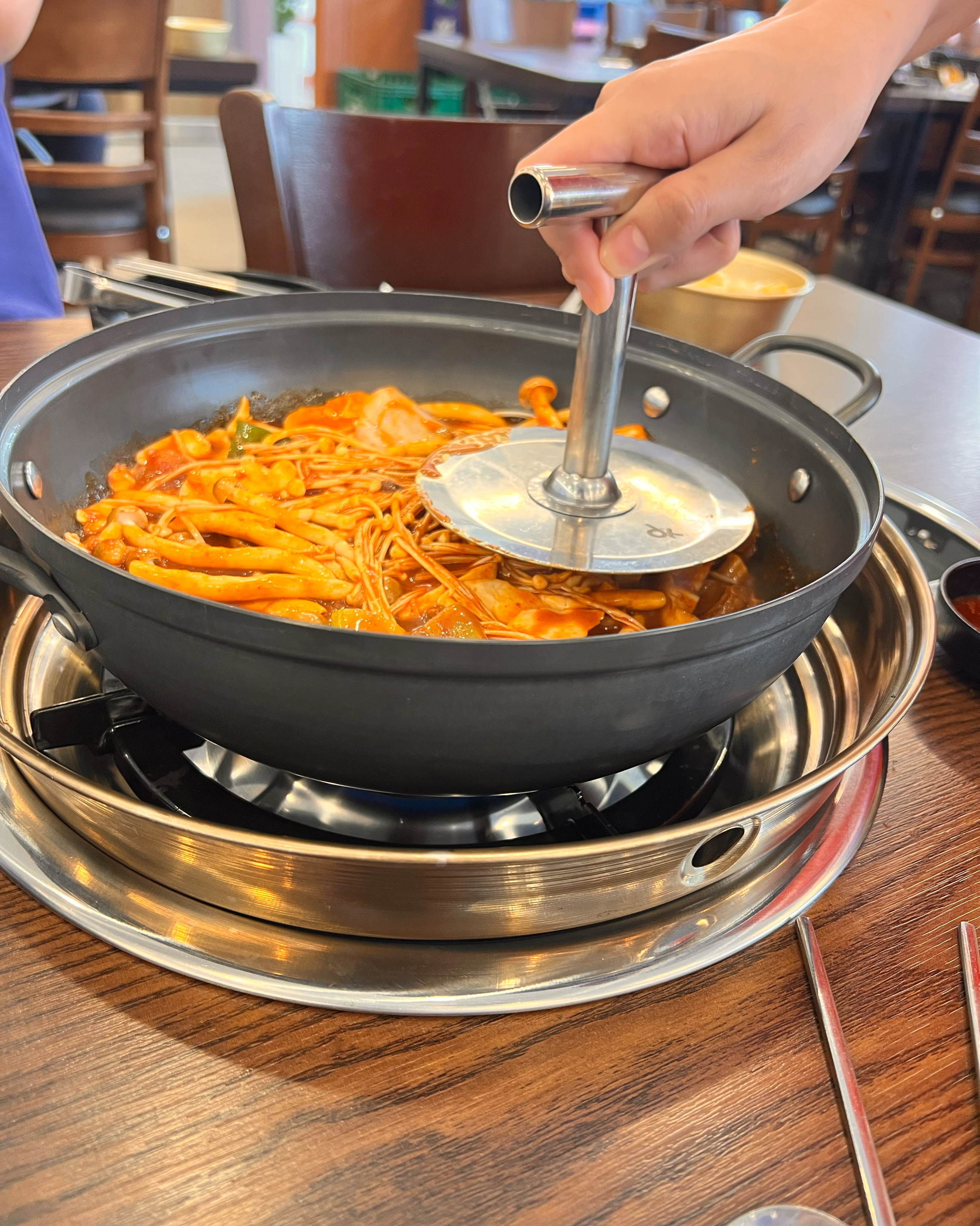 또간집 보고 둔산동에도 생겨서 다녀왔어요 식사시간 피했는데 웨이팅은 없었고 맛있습니다 - 대전 맛집 앞산큰골집 대전둔산점