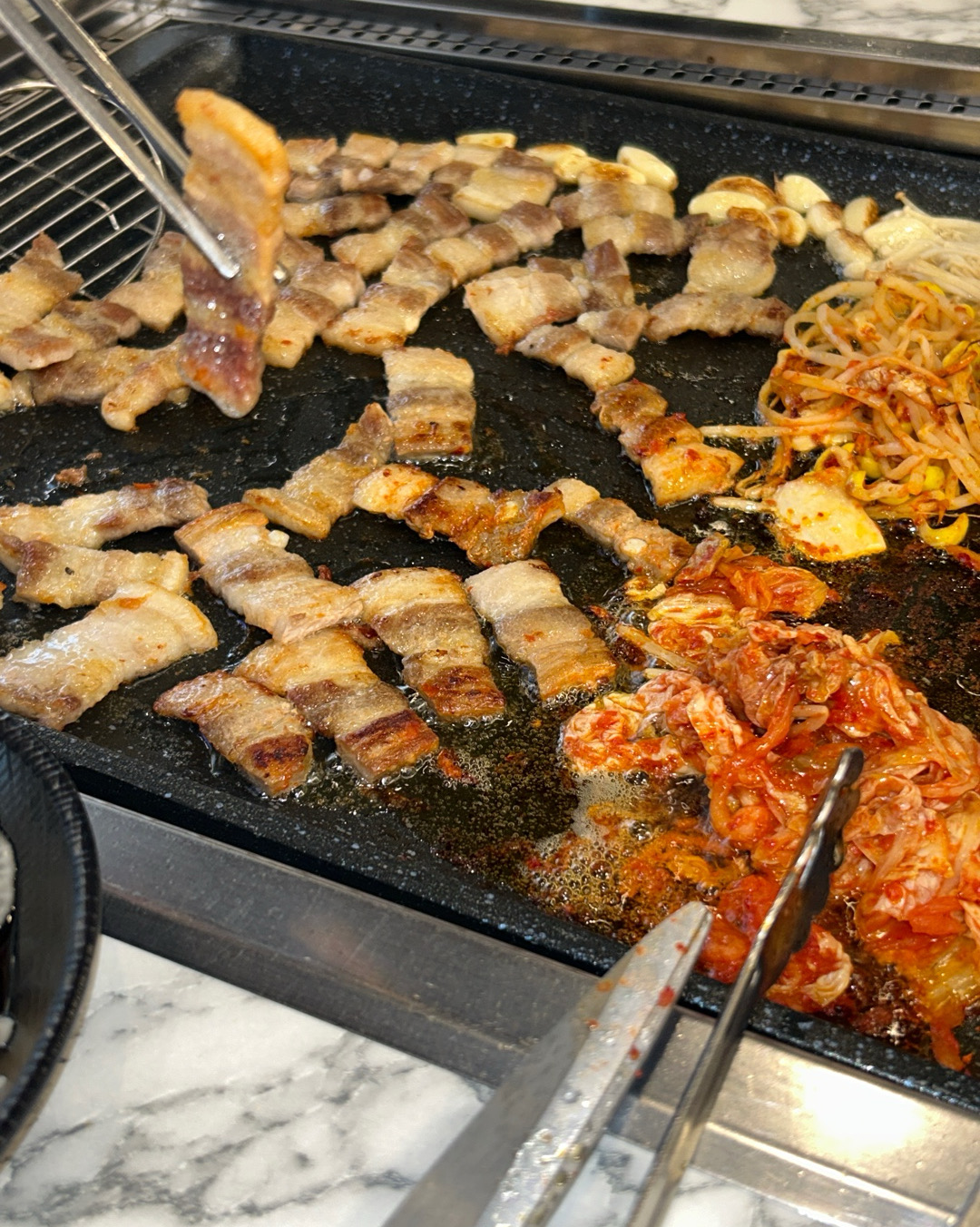 매장이 넓고 고기가 맛있어요 사이드 메뉴도 다양해요 - 대전 맛집 푸고 대전은행점