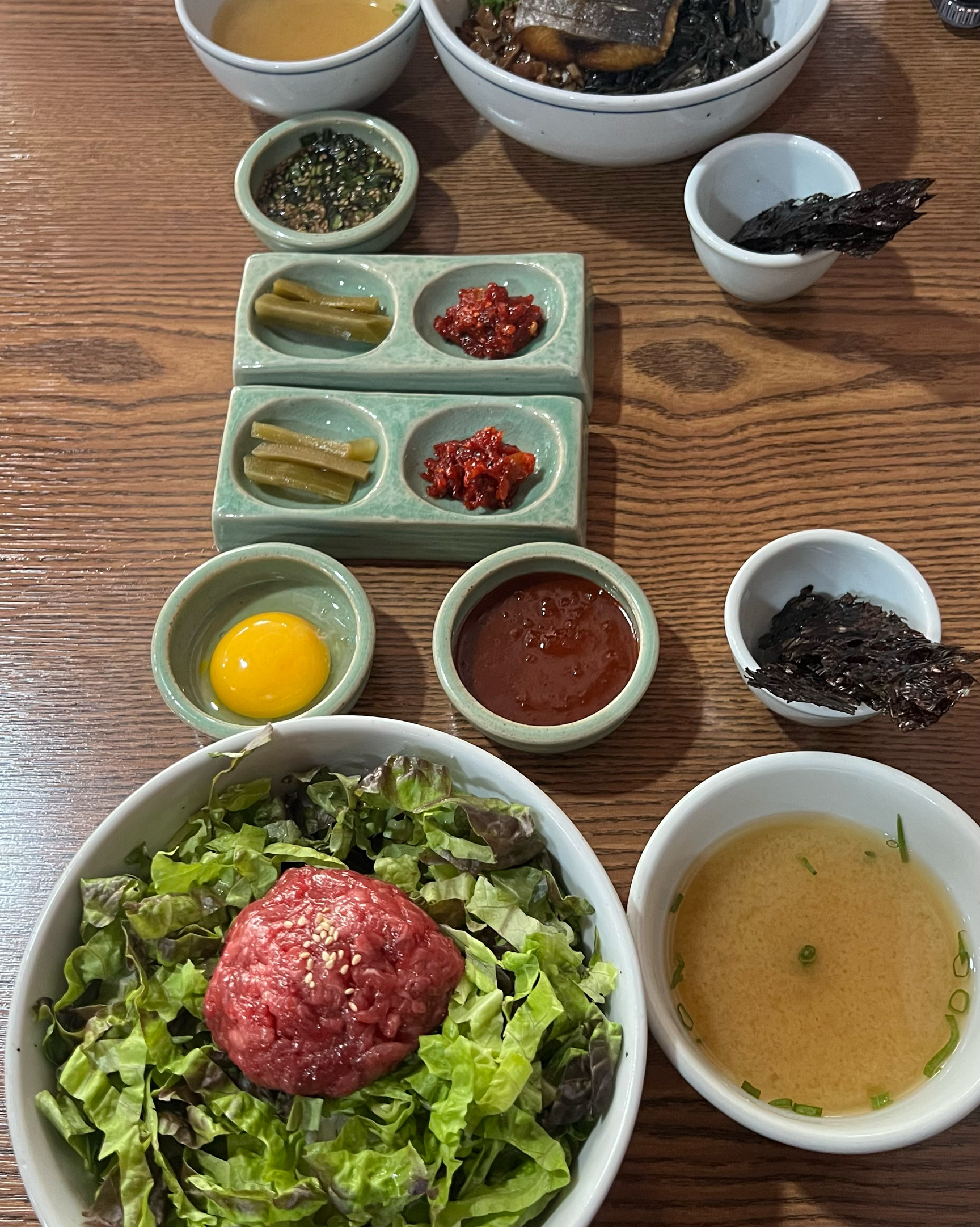 육회 비빔밥이랑 삼치 곤드레밥 둘 다 너무 맛있었어요다음에 또 올게요.동대구역 맛집으로 추
