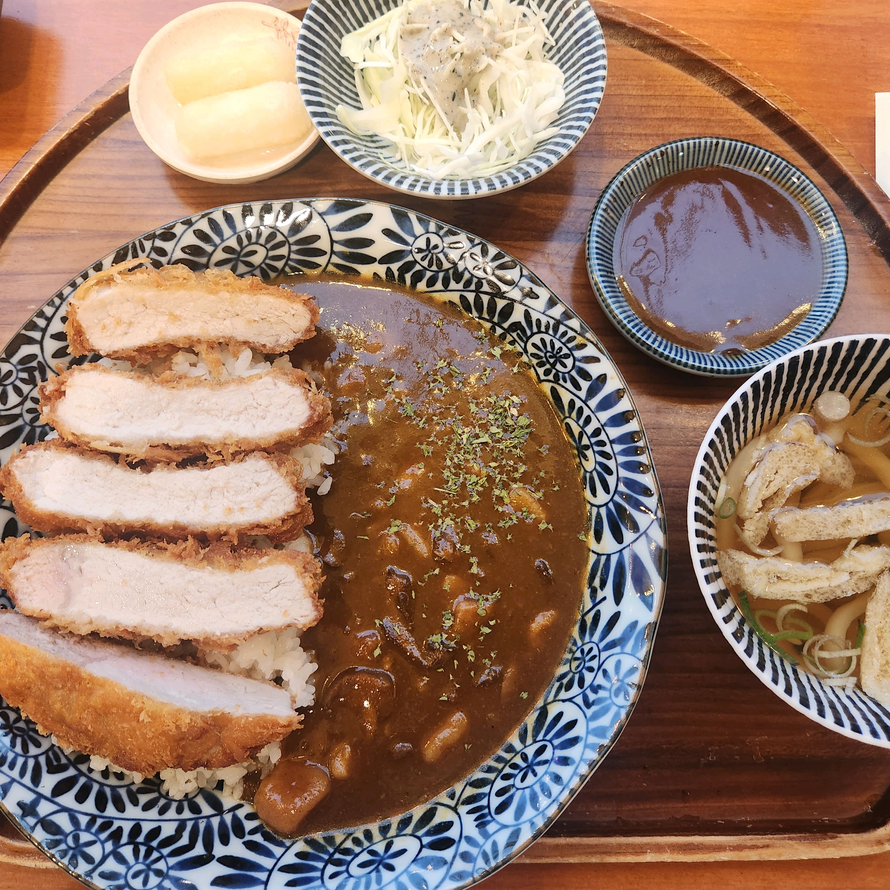 백소정 돈까스 너무 맛있어요!! 카레는 첨 먹어보는데 카레도 맛있어요~!! - 화정역 맛집 백소정 화정역점