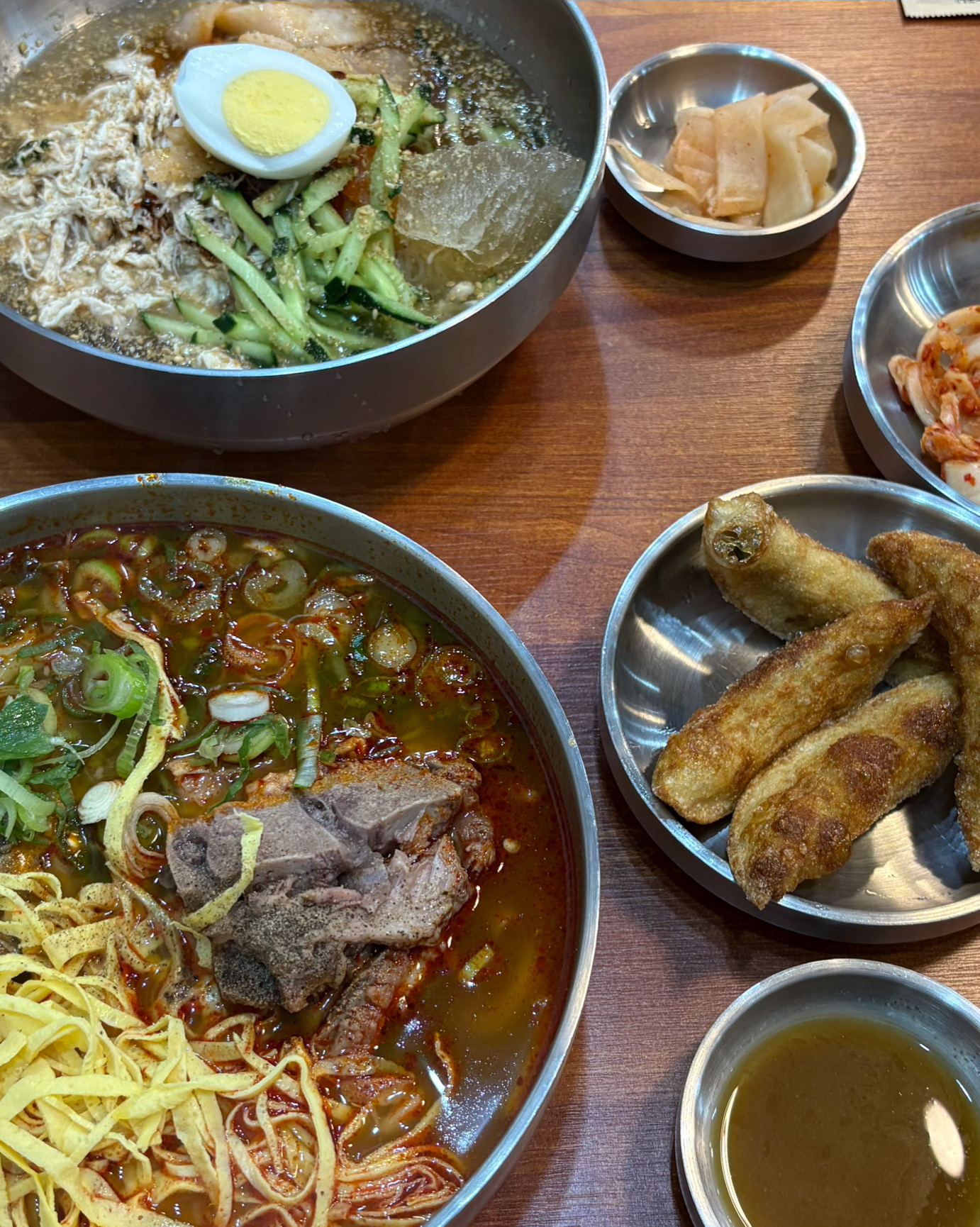 물비빔밀면이랑 얼큰 뼈칼국수 시켰어용 - 대구 맛집 길천 인생면옥 범어본점