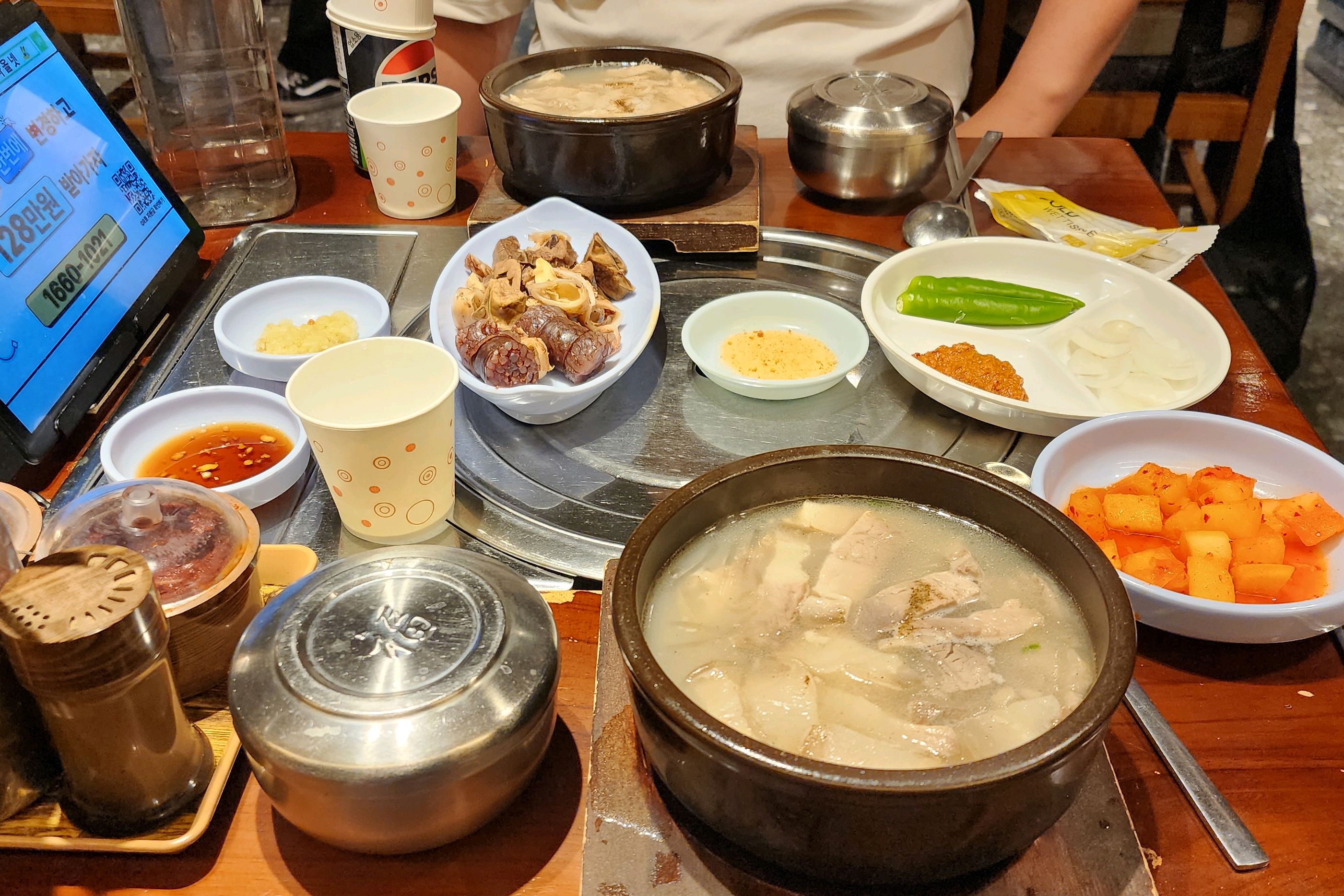 맛있고 양도 많아요!!! - 대구 맛집 산더미 미성돼지국밥