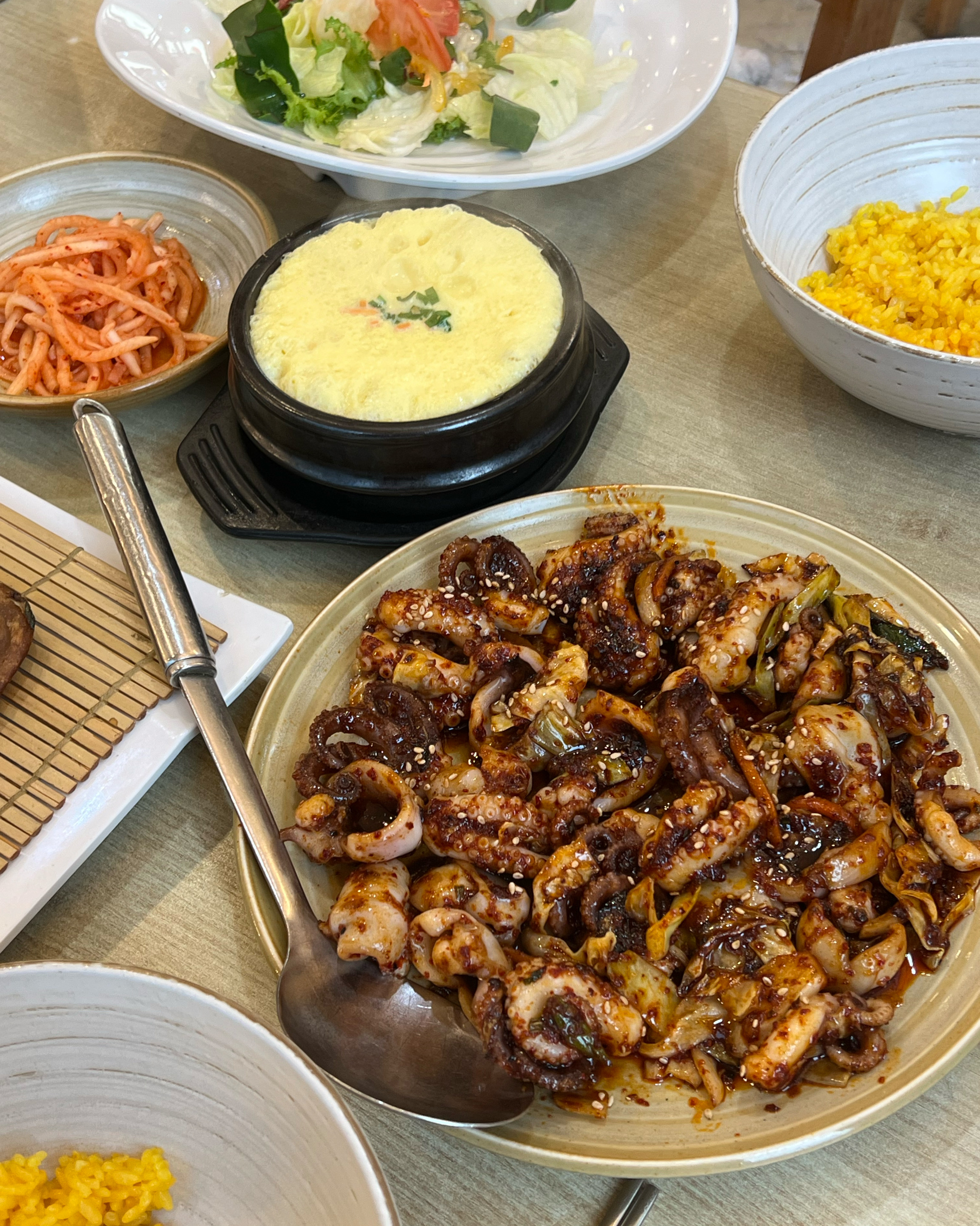 세트 구성이 알차고 맛있어요 매장도 넓어서 좋네요! - 대전 맛집 보끄미 둔산점