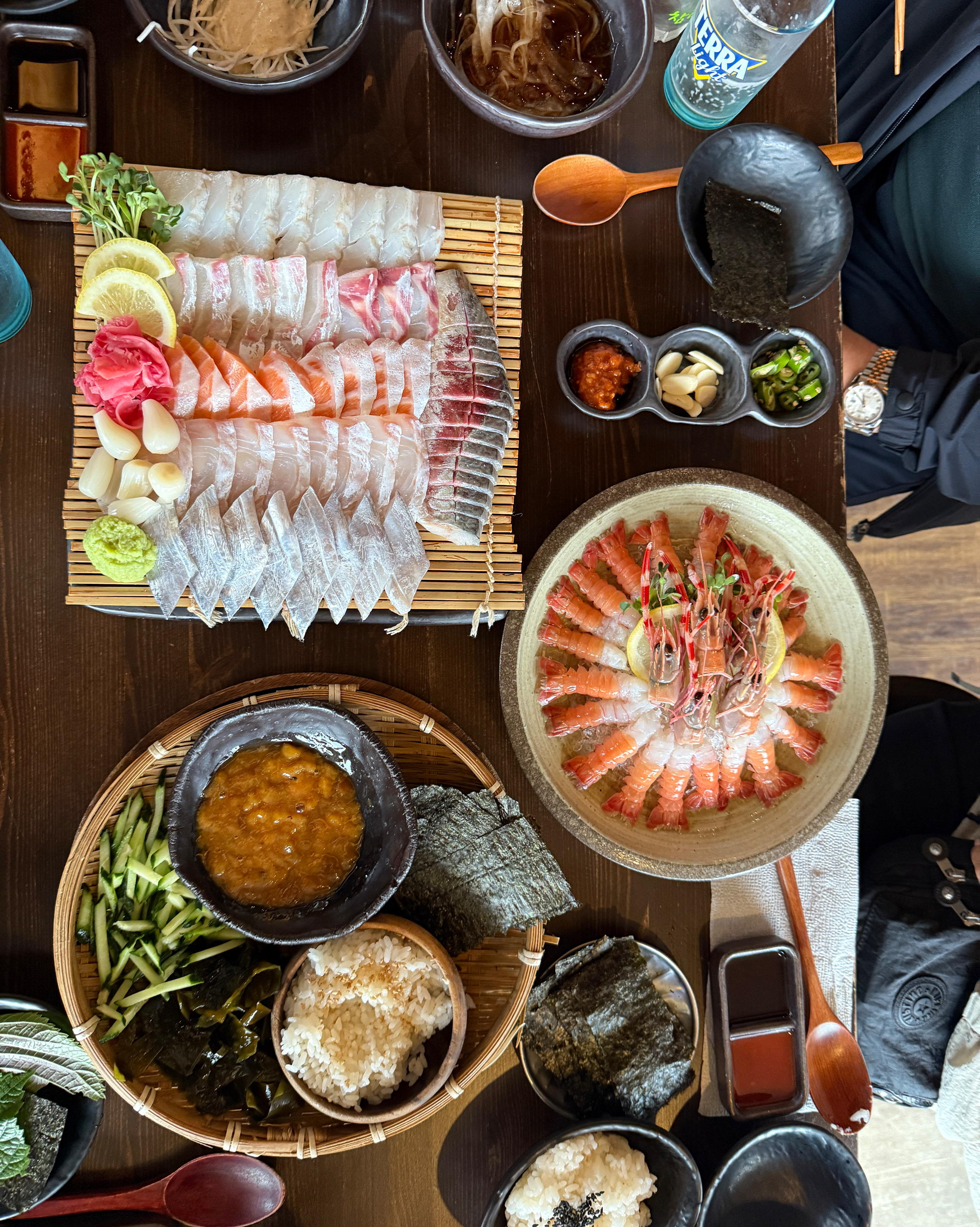 부모님이랑 같이 왔는데 맛있고 가성비 괜찮고 해서 다음에 친구들과 또 오고 싶은 곳이에요 - 제주 맛집 훈남횟집