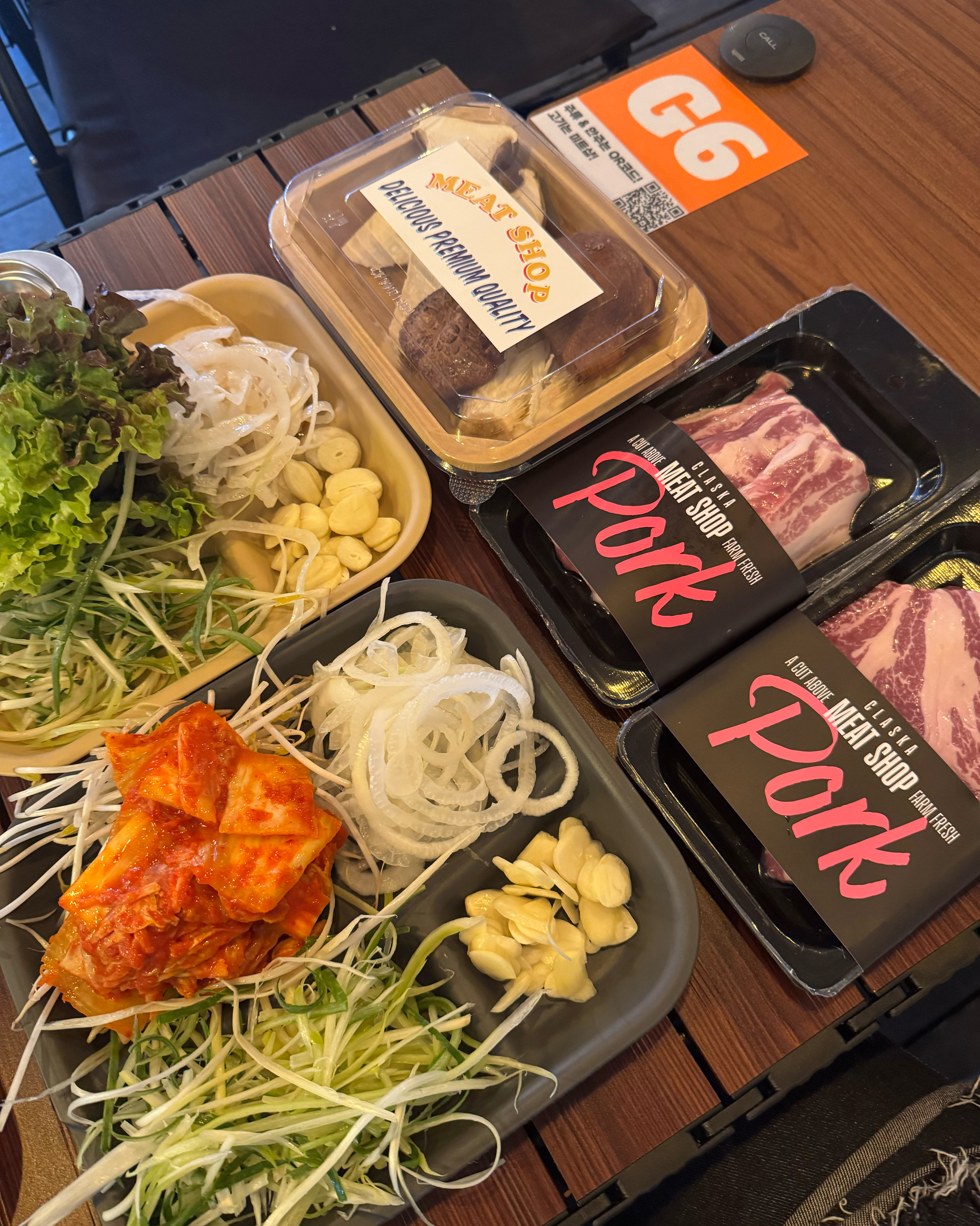 분위기 너무 좋아요 ! 🤍 - 성수 맛집 사운드클라스카 성수