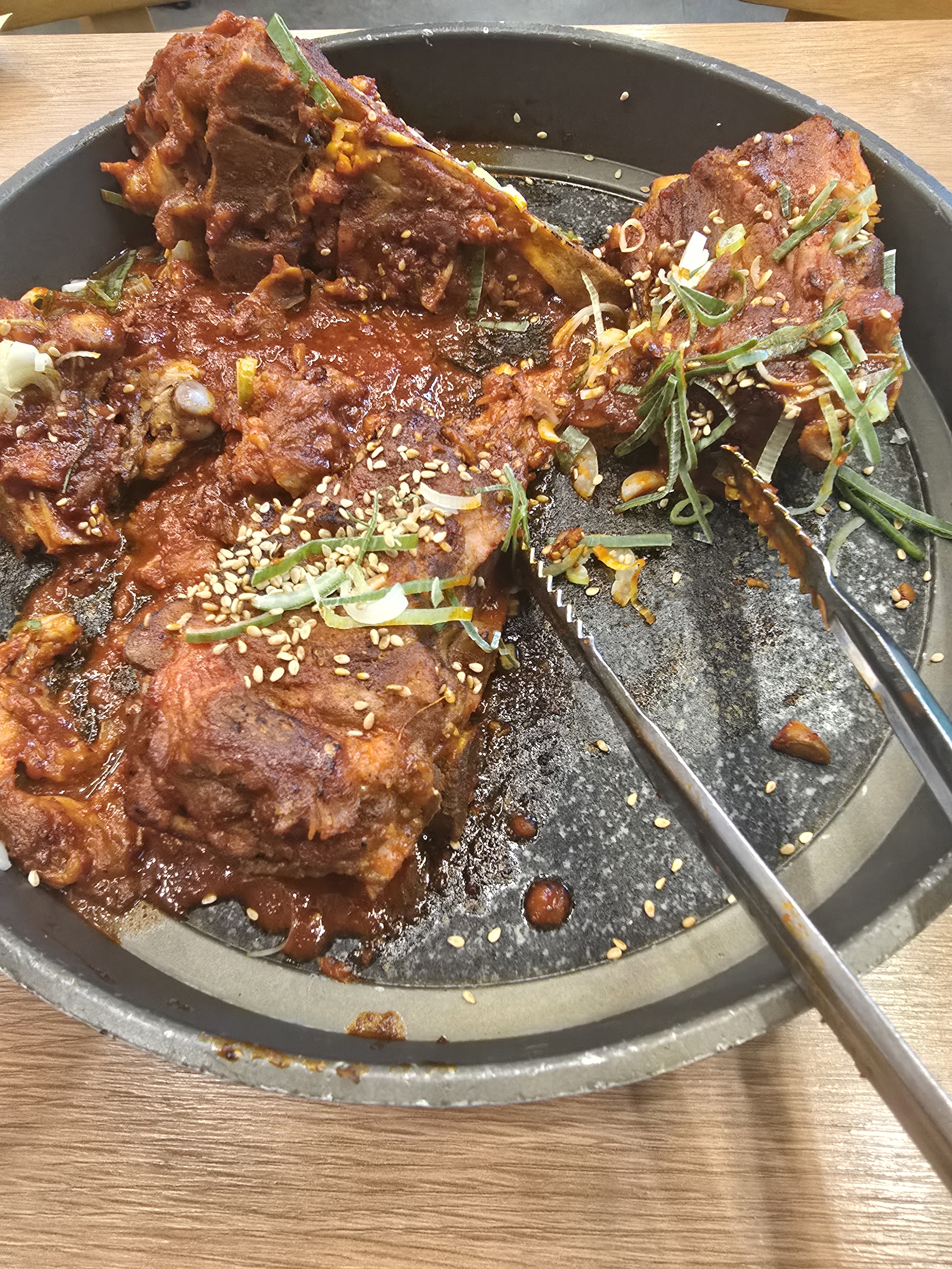 직원분이 정말 친절하고 뼈구이는 처음먹어봤는데 양념이 정말 맛있어요 - 대전 맛집 조프로뼈구이 관평점