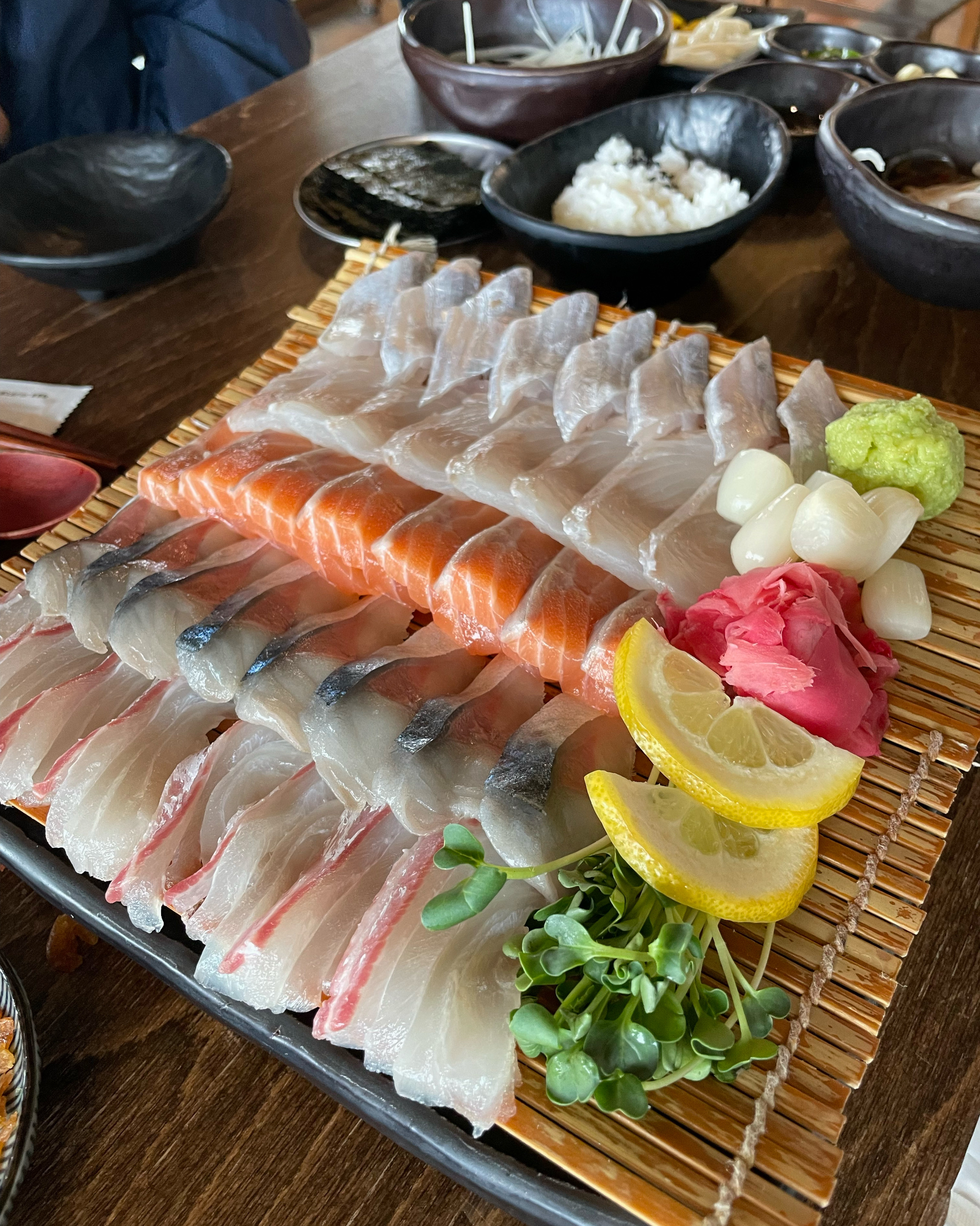 부모님과 세명가서 2~3인 모듬회 중 주문햇는데 가성비 대박이네요 - 제주 맛집 훈남횟집
