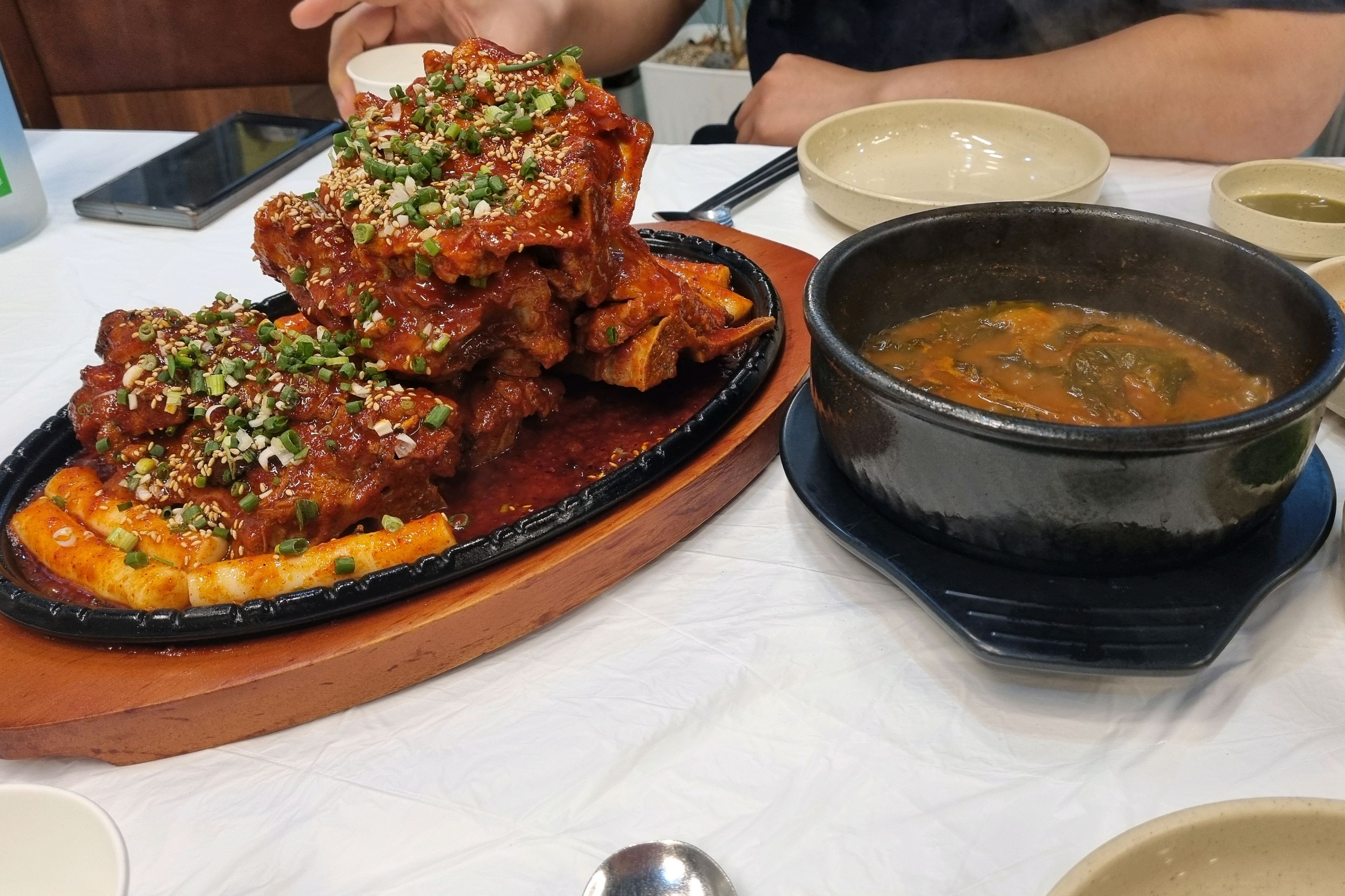 맛집이라고 해서 추천받아 왔는데 최고에요~ - 대전 맛집 역전뜨끈이뼈구이