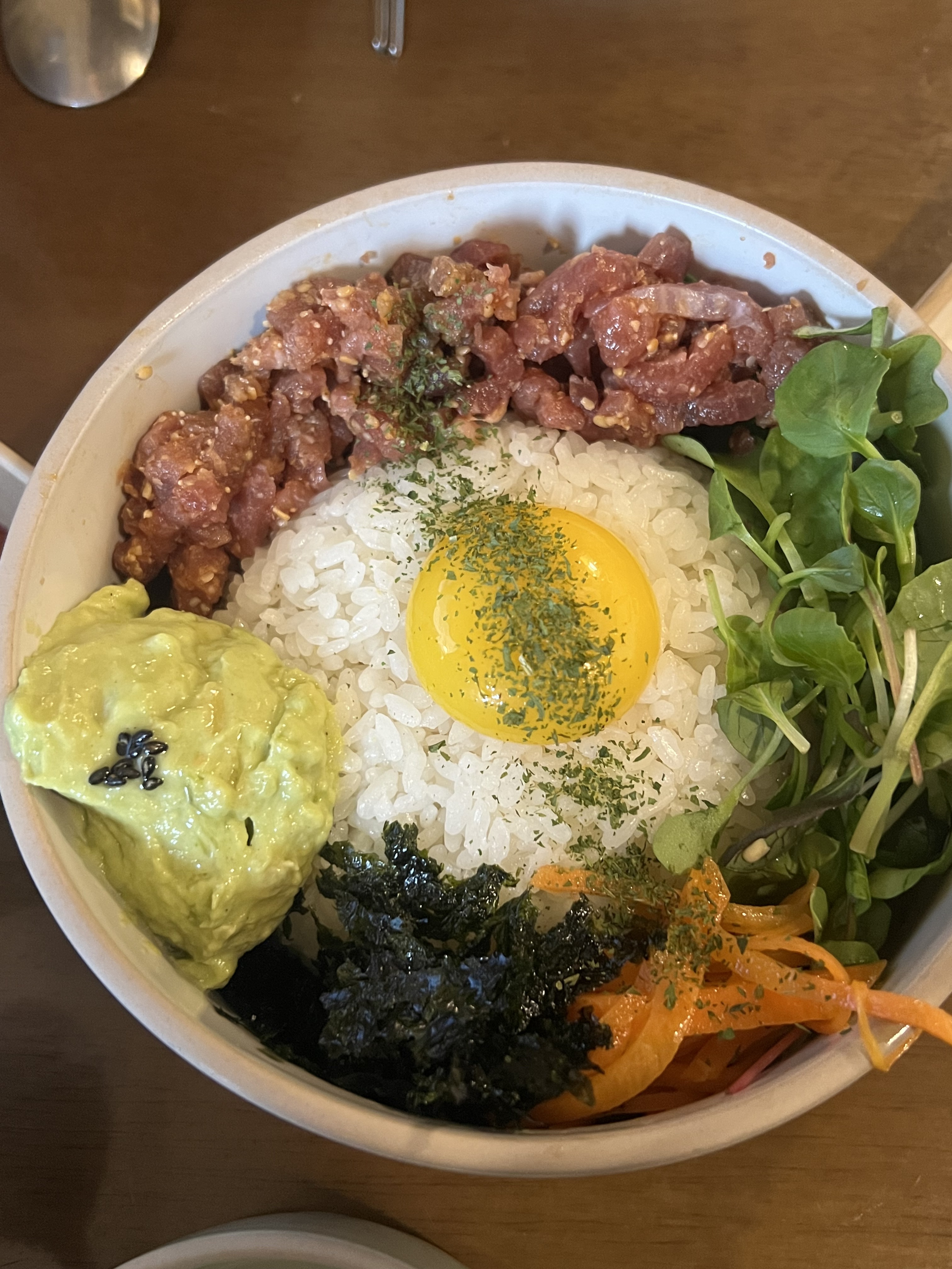 크림튀김수육 존맛탱입니다 너무 맛있어요!! 육회비빔밥도 맛있구오ㅋㅋㅋ 두개 조합 최고!!!