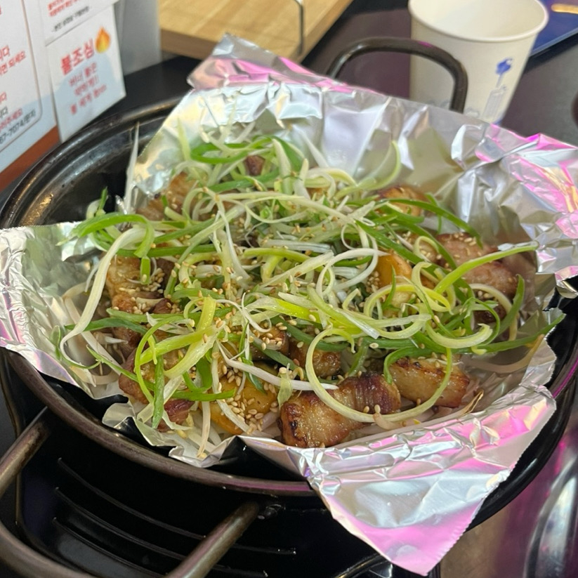 고기가 구워져서 나오니까 냄새 걱정도 덜하고 무엇보다 맛있게 잘 구워져서 나와서 좋았습니다