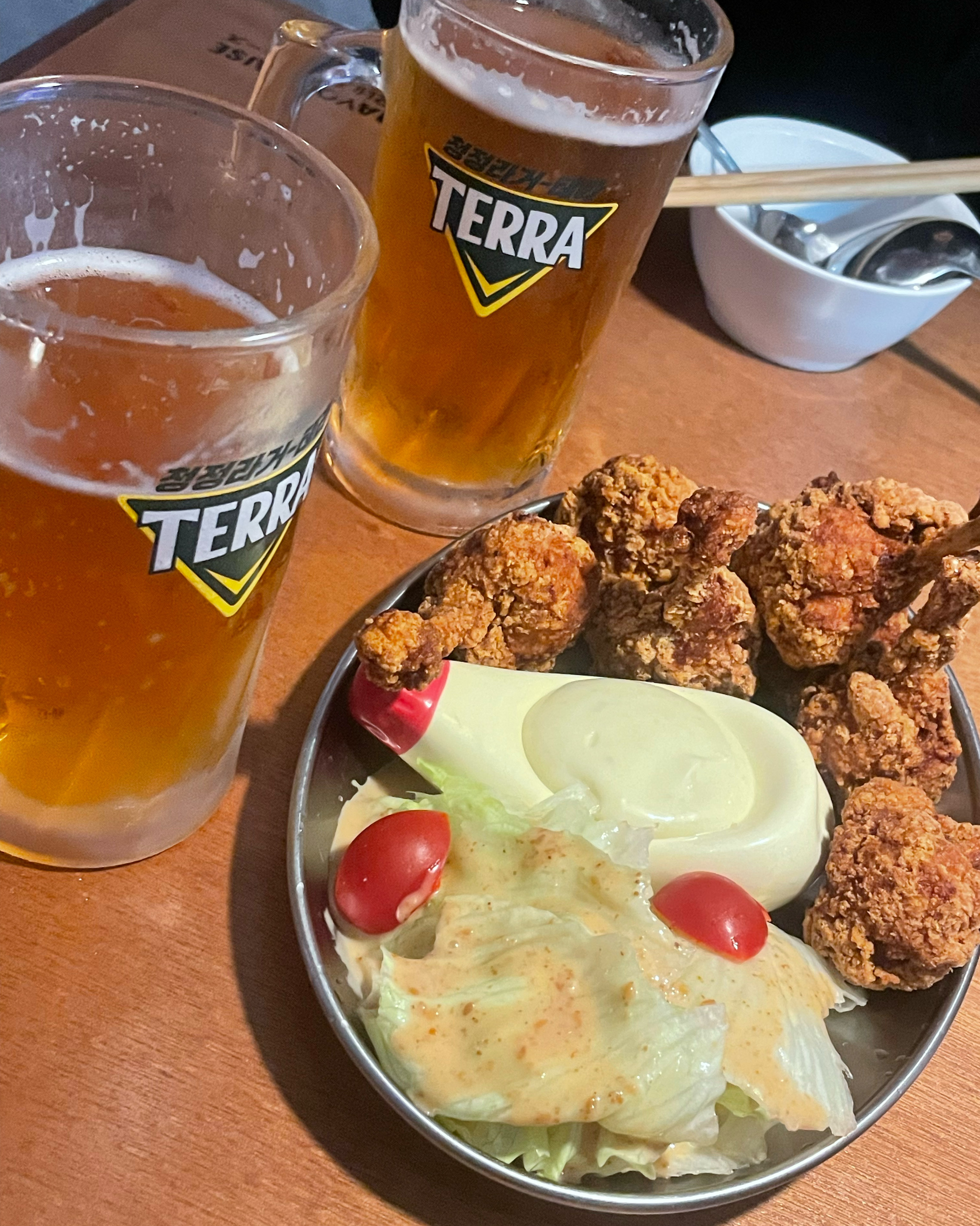 분위기도 좋고 노래도 넘 좋아요 !! 직원분 너무 친절하시구 음식 다 넘 맛있어요 .. ㅎ
