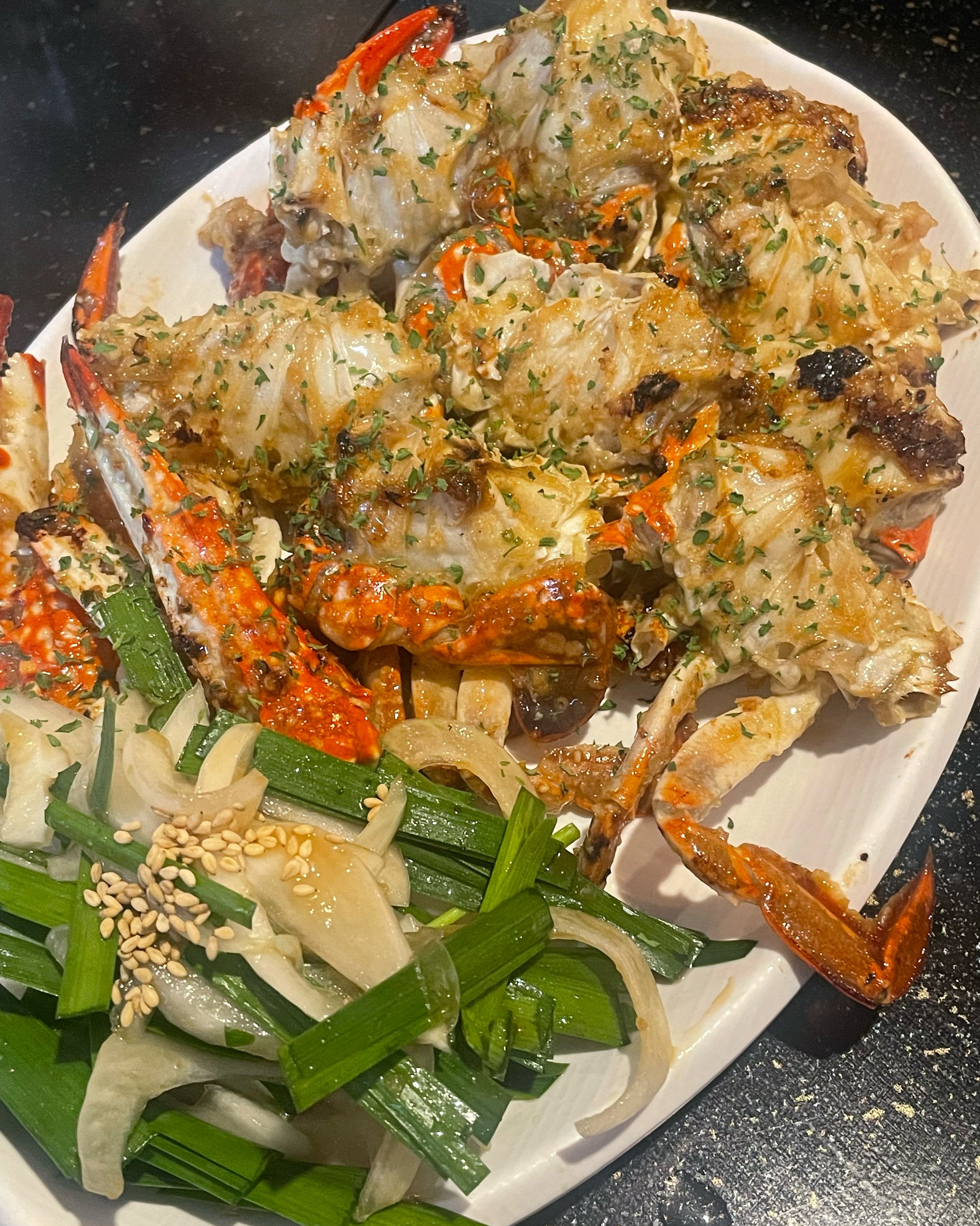 음악이 취향저격이고 음식이 다 맛있아용 꽃게도 비리지않고 굳굳 다음에도 또 올듯해용 👍🏻👍