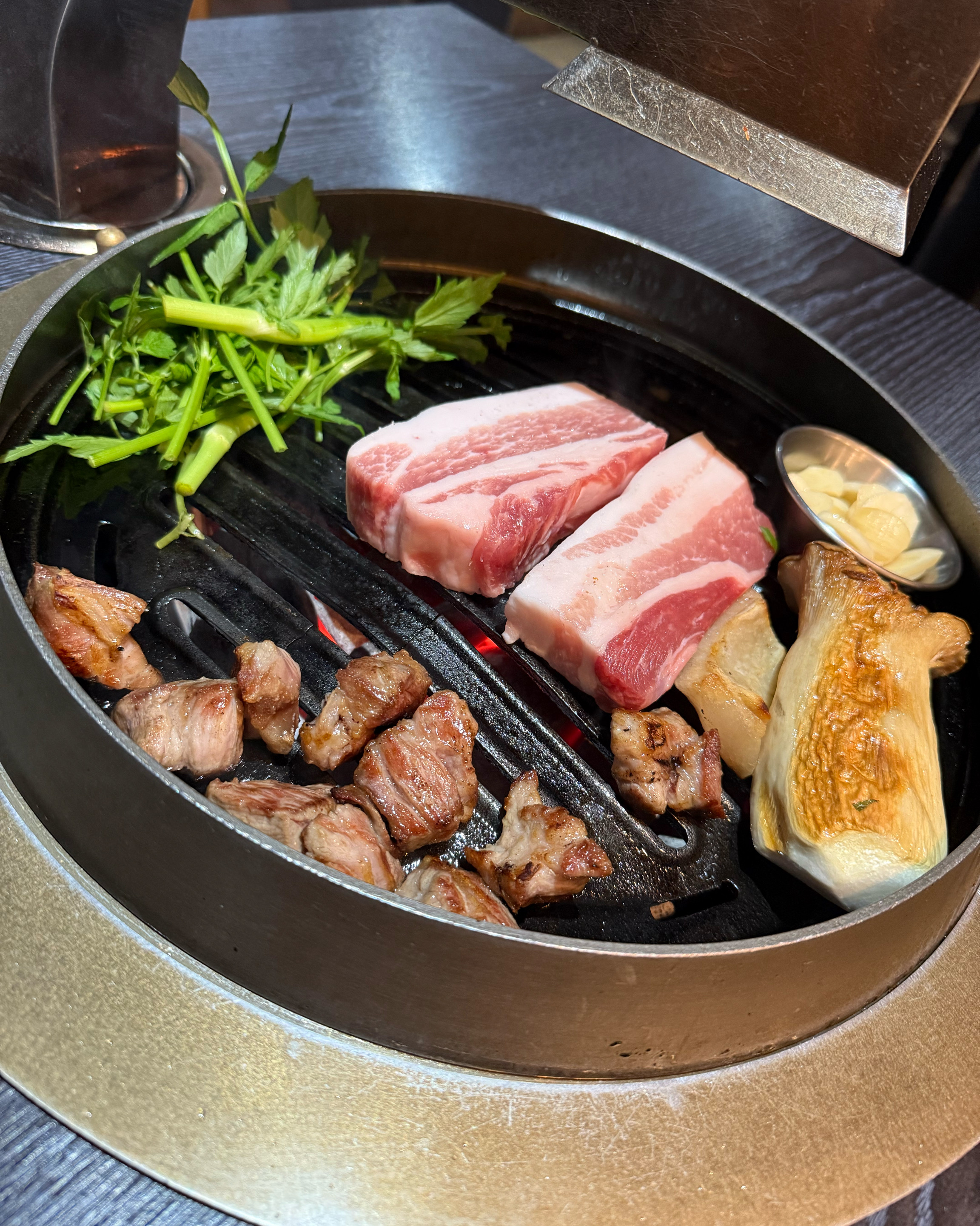 고기도 너무 맛있고 직접 구워주셔서 먹기 편해요~ 최고최고!! - 제주 맛집 풍로 제주신화월드점