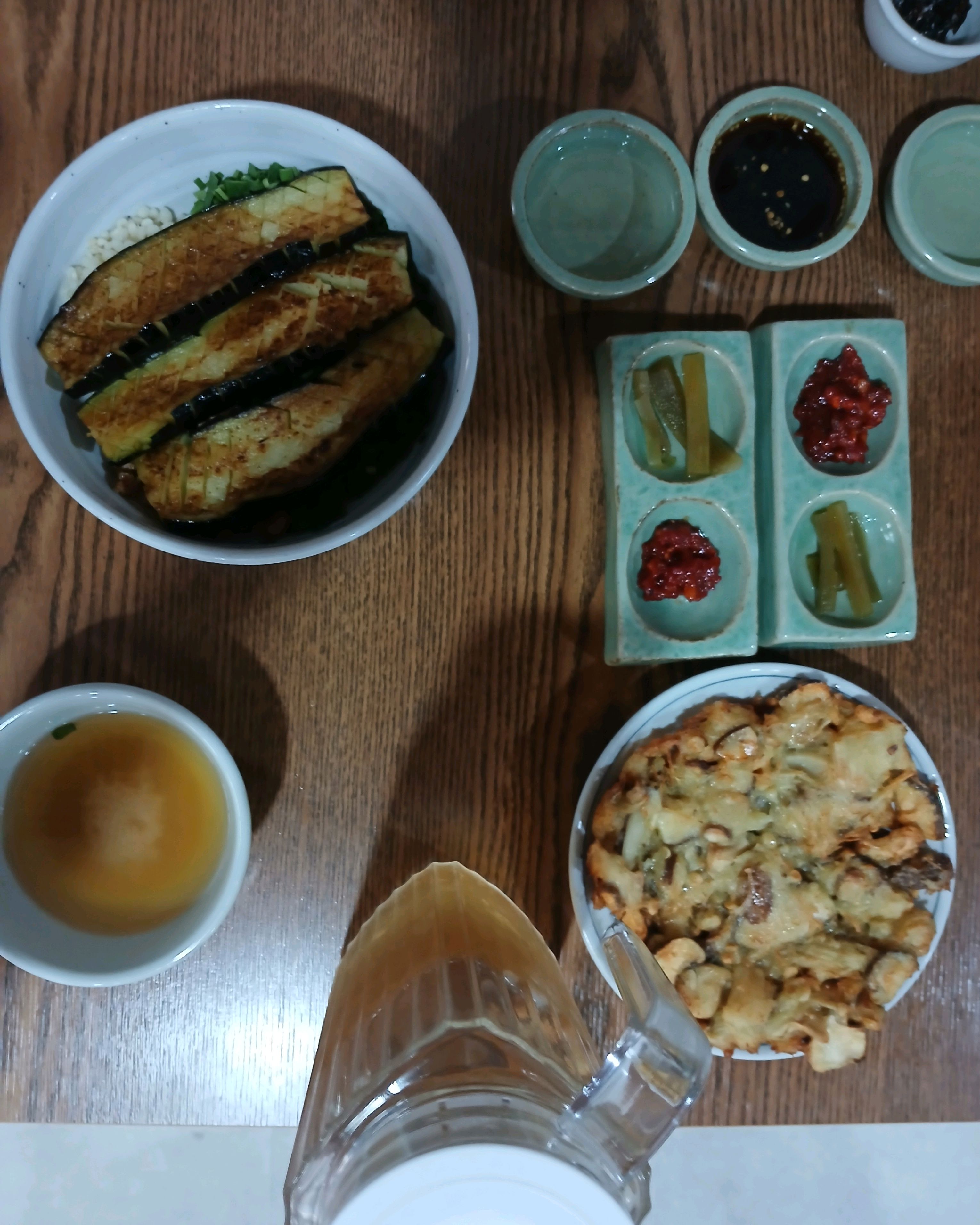 친구소개로 왔는데 너무 맛있어요! 가지를 원낙에 좋아하기도 하고요 ㅎㅎ 바삭 버섯전도 너무