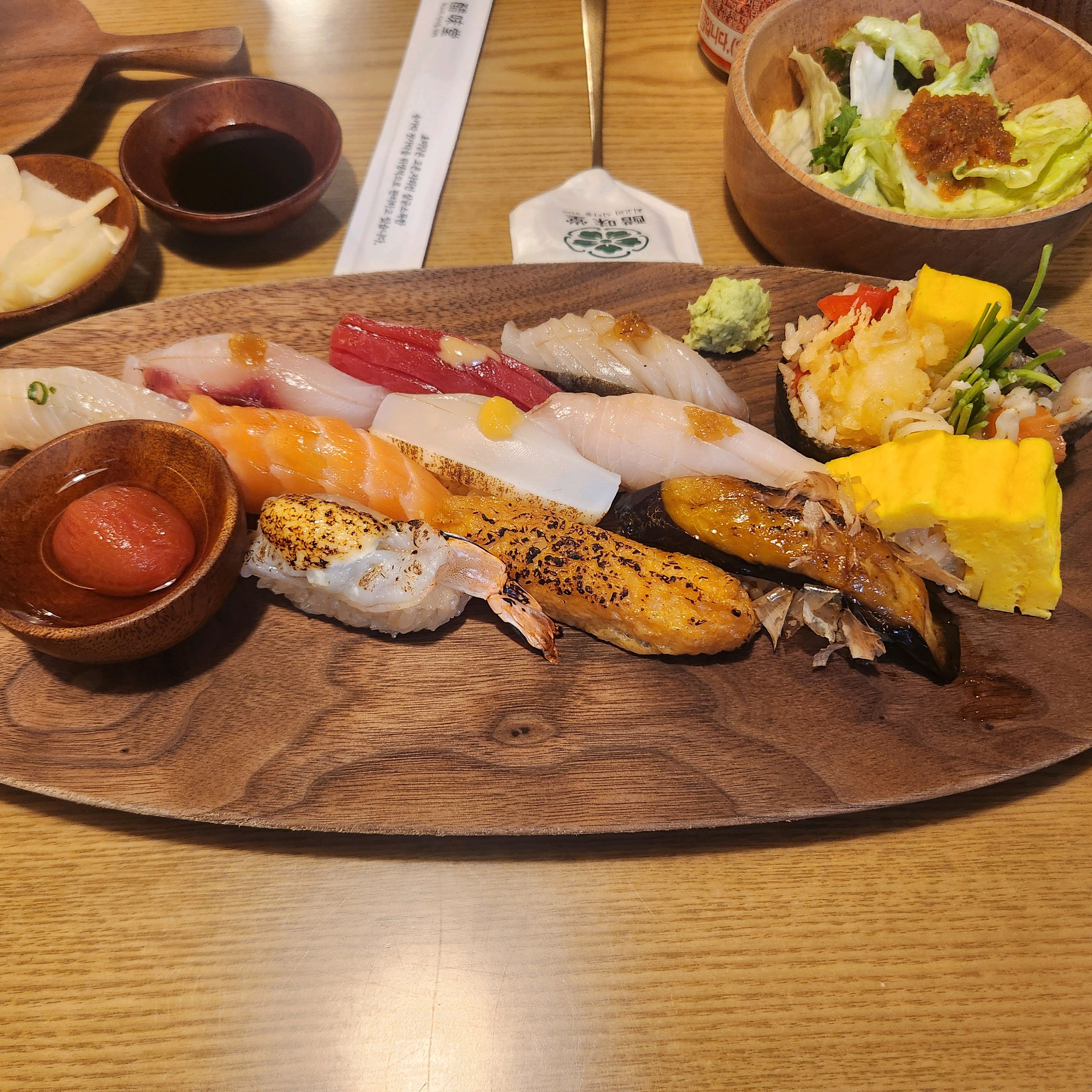 초밥이 신선하고 정말 맛나요~~바라즈시가 정말 특별하고 좋아요 😀 대전오면 항상 들리는