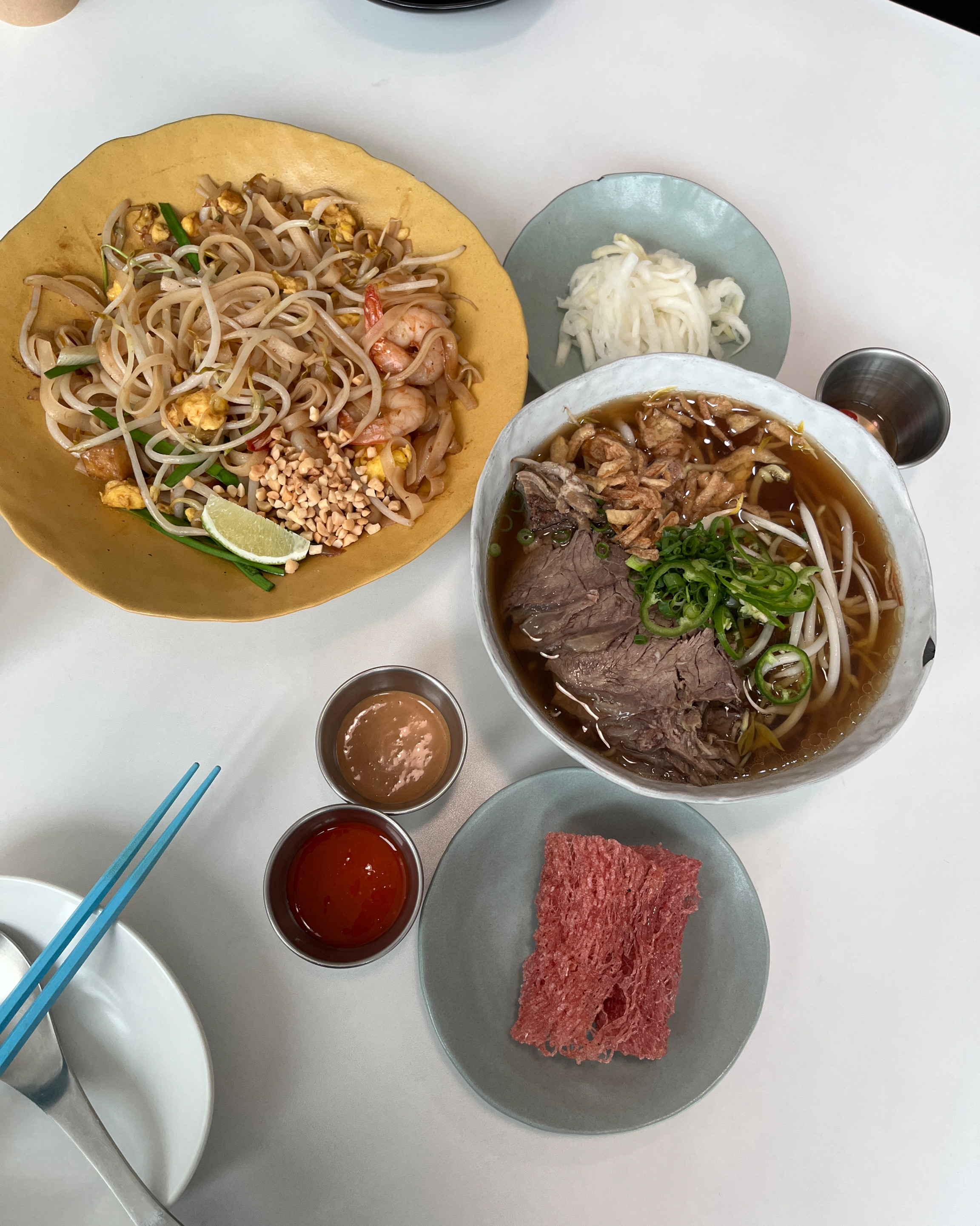 한 번 먹어보고 진짜 너무 맛있어서 자주 오고 있어요 ㅠㅠ 나시고랭이랑 팟타이는 진짜 넘 