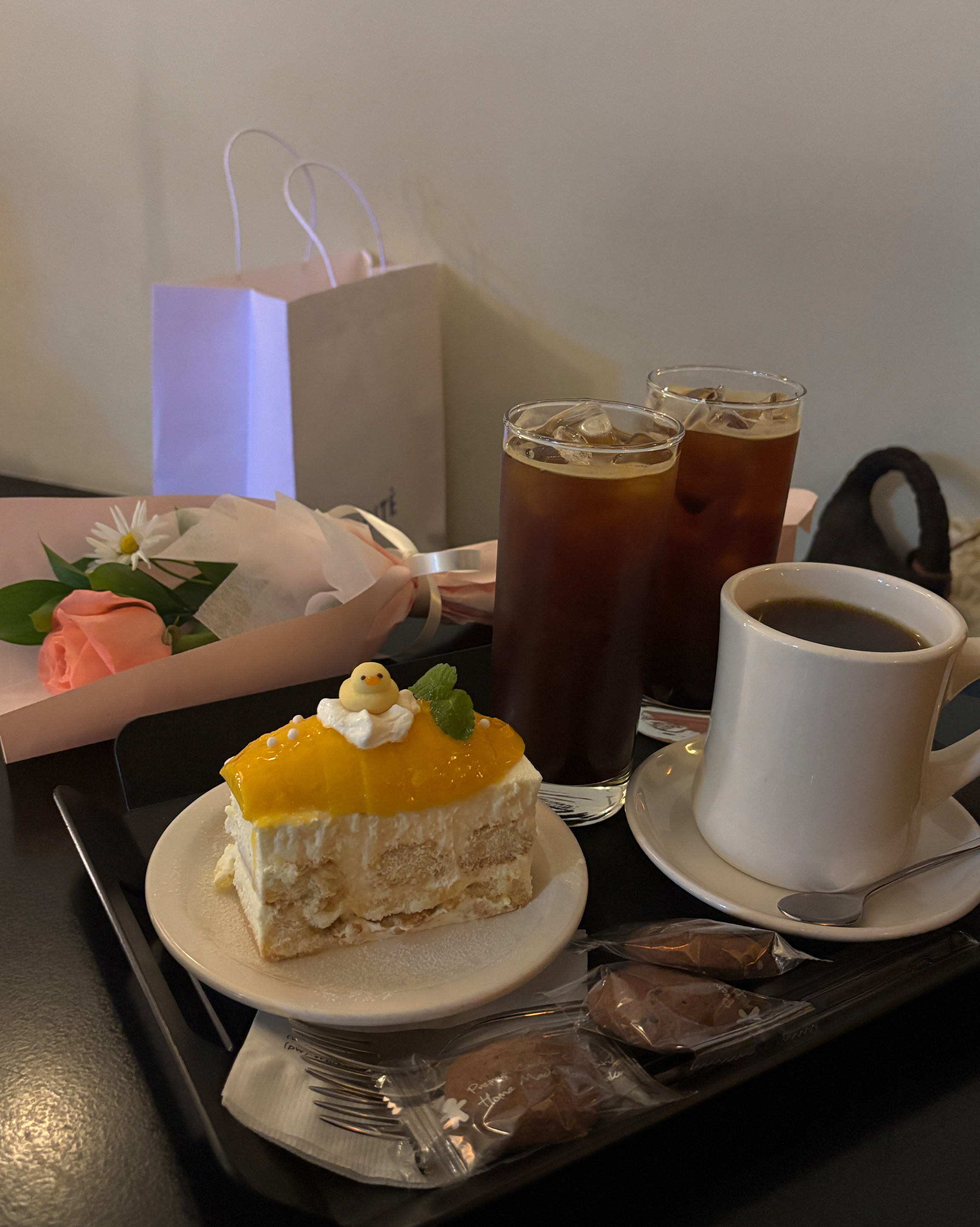 커피도 너무 맛있고 케이꾸 너무 귀여워요 💗 - 대전 맛집 워크룸커피