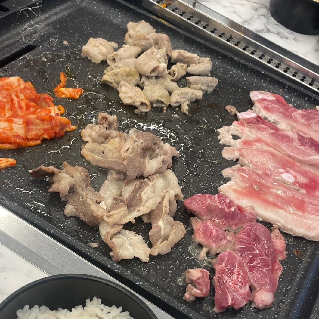 둔산점은 처음 와보는데 매장이 되게 깔끔하고 밝아서 기분 좋게 먹을 수 있는거 같아여 ㅎㅎ