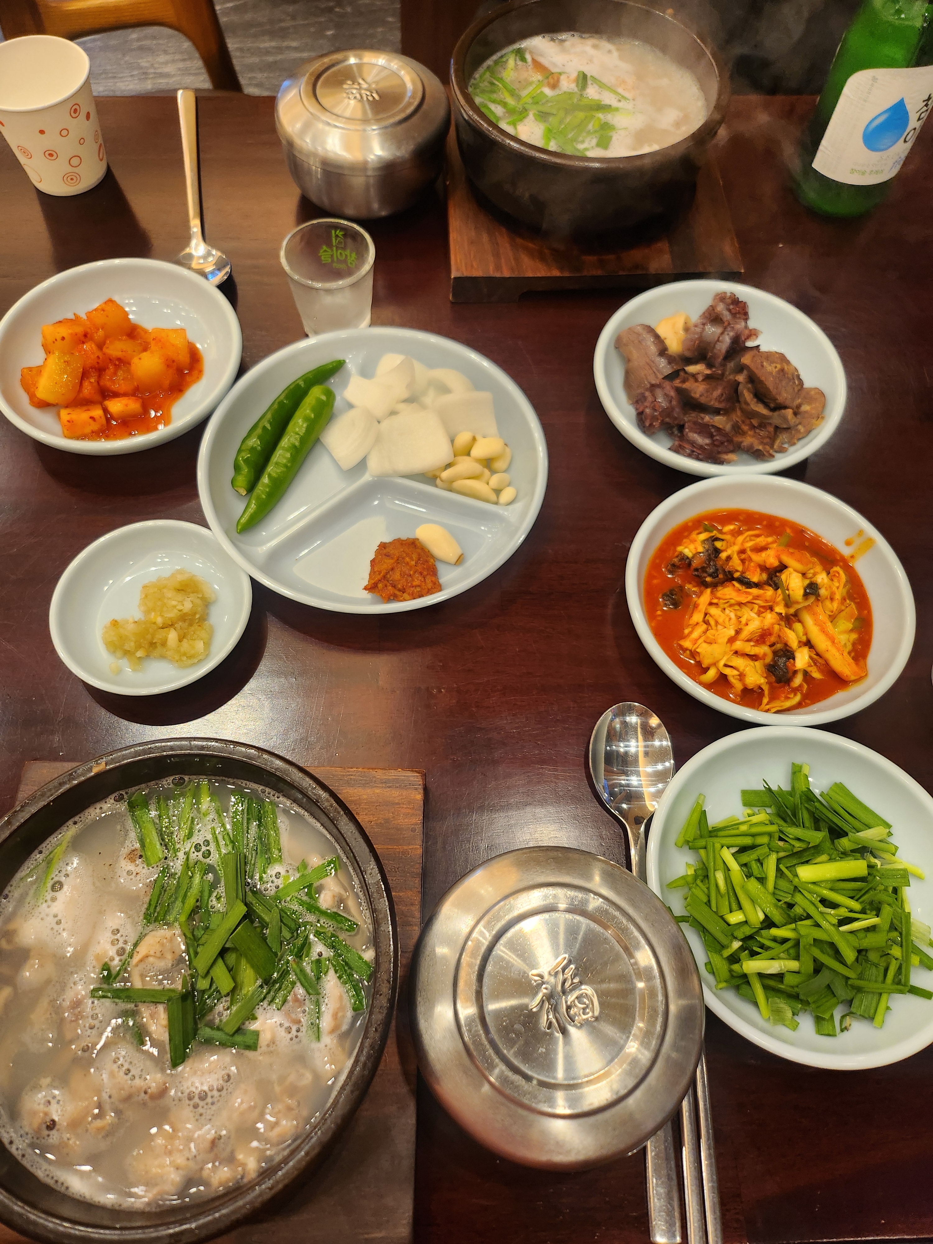 맑은국밥이라서 국물이 깔끔하고 고기잡내도 - 대구 맛집 산더미 미성돼지국밥 경대점