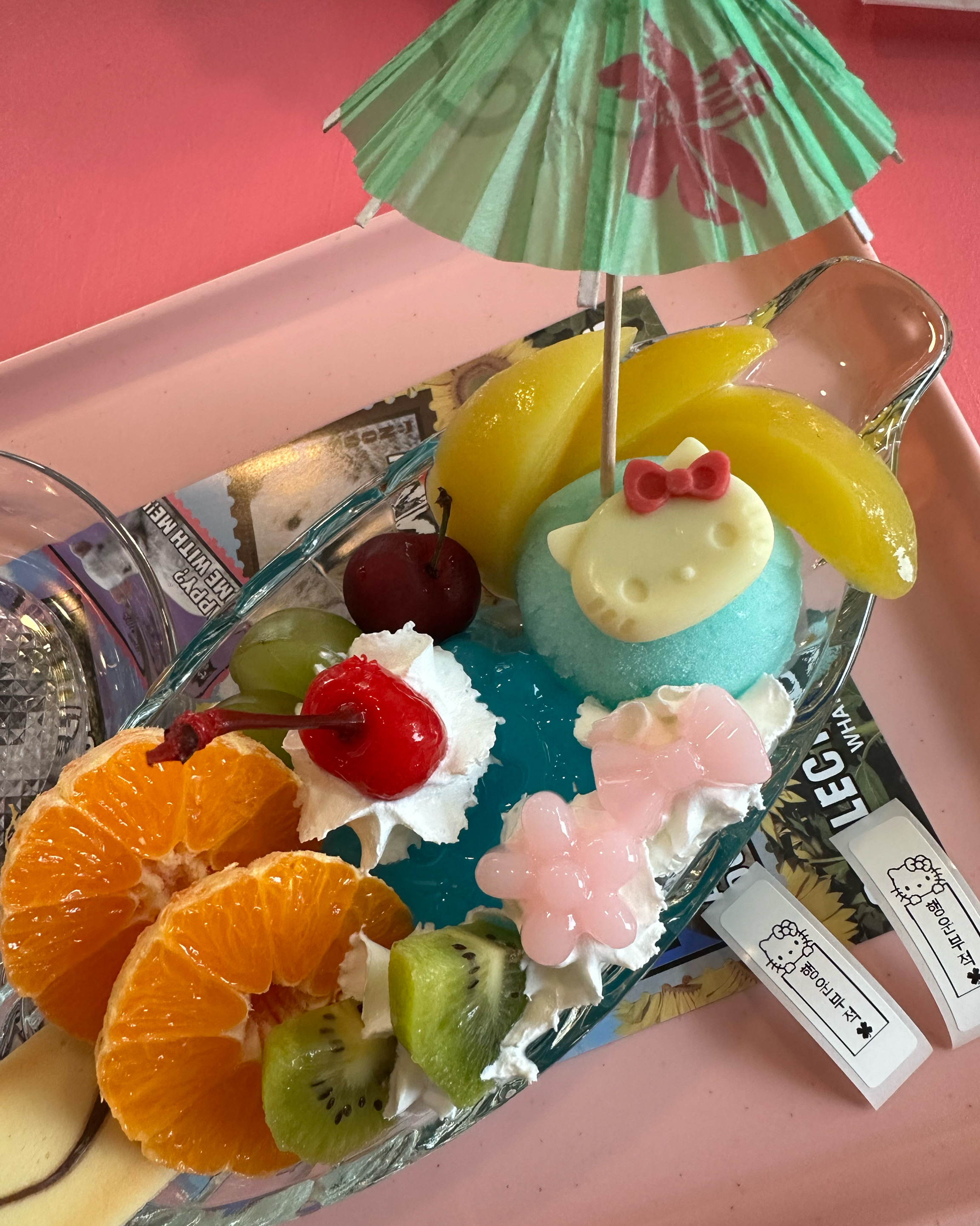 매장도 생각보다 넓구 메뉴도 너무 이쁘고 맛잇고….. 완벽합디다…❤️‍🔥😭 재방문의사100