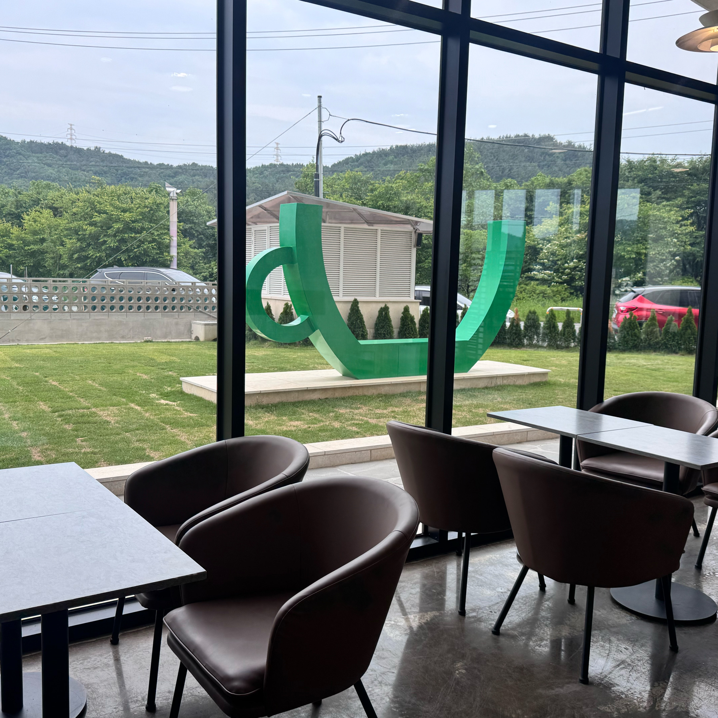 뷰도 좋고!!! 주차도 편리해서 너무좋아요 - 대전 맛집 cafe N&D