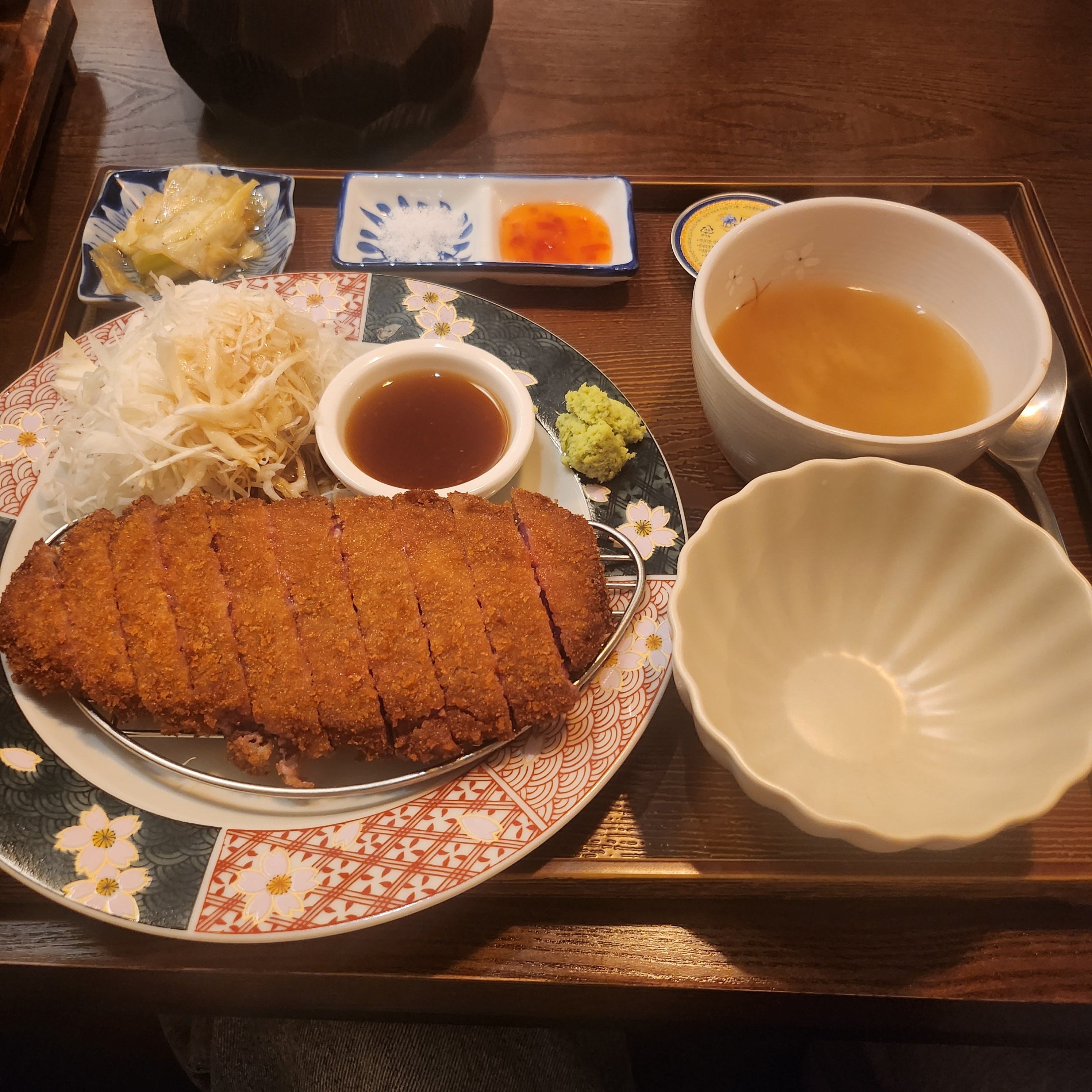 친구가 규카츠 맛집 있다고 해서 검색해서 위치 찾고 방문했습니다. 안심이랑 채끝 규카츠가