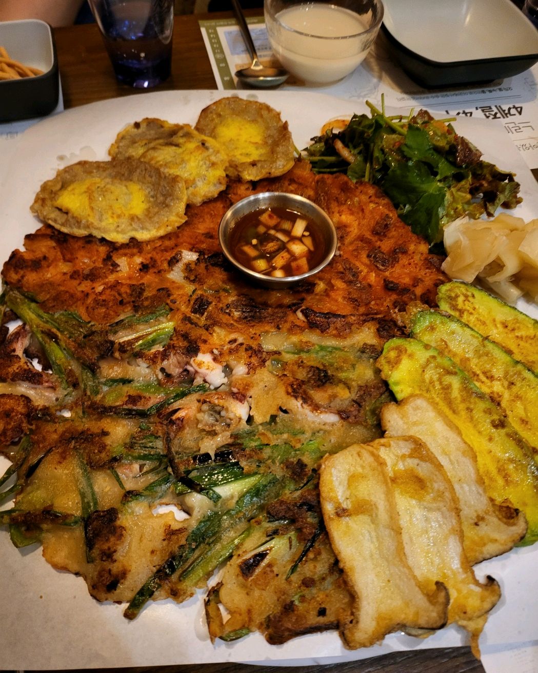 막걸리 무한 리필이라니..! 재밌기도 하고 가격 부담 없이 편하게 마실 수 있어서 좋았습니