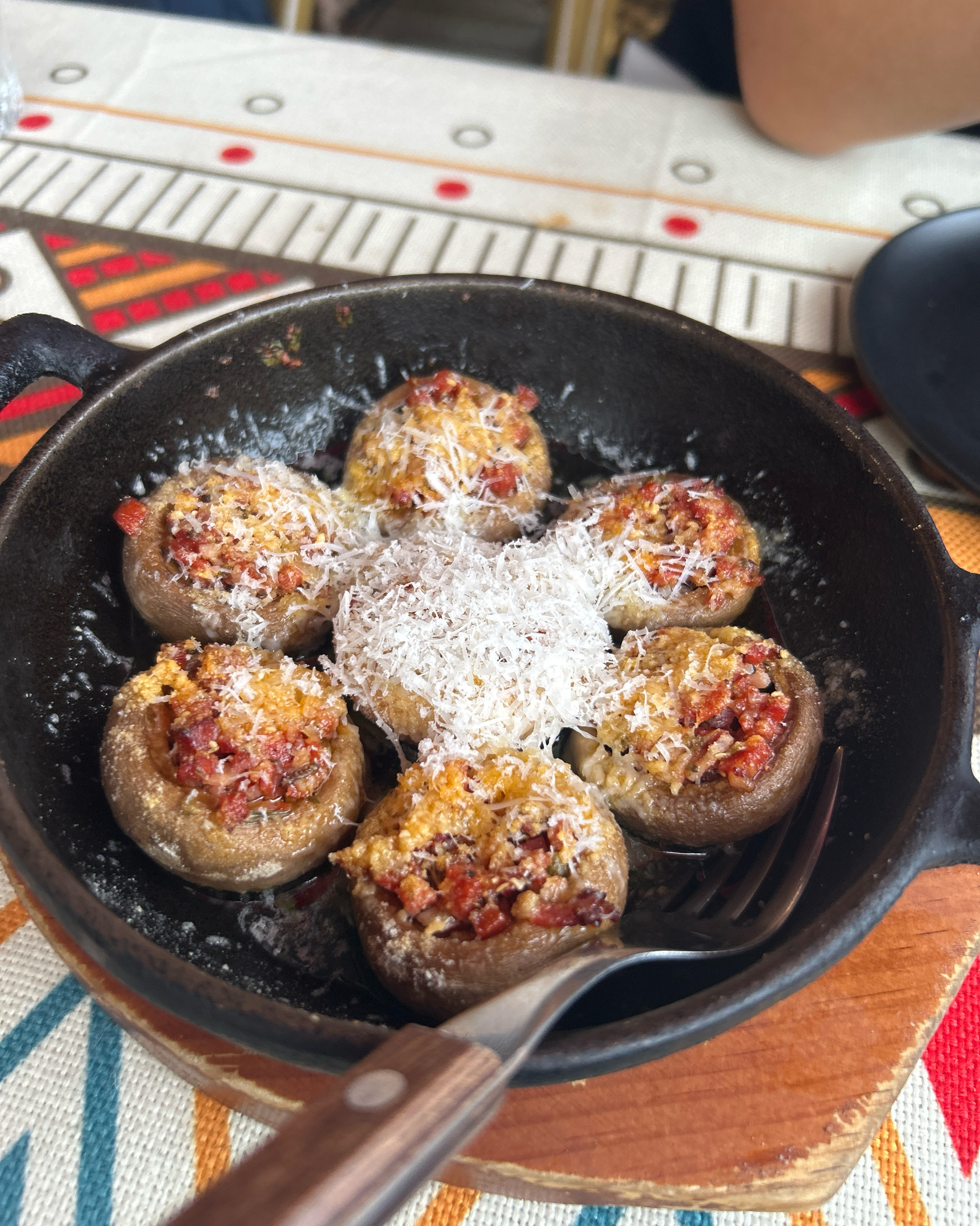 식전 요리만 먹고 그 다음 음식부터는 맛있어서 사진도 못 찍고 열심히 먹기만 했네요ㅜㅜㅜ - 강남맛집 트라가 역삼점