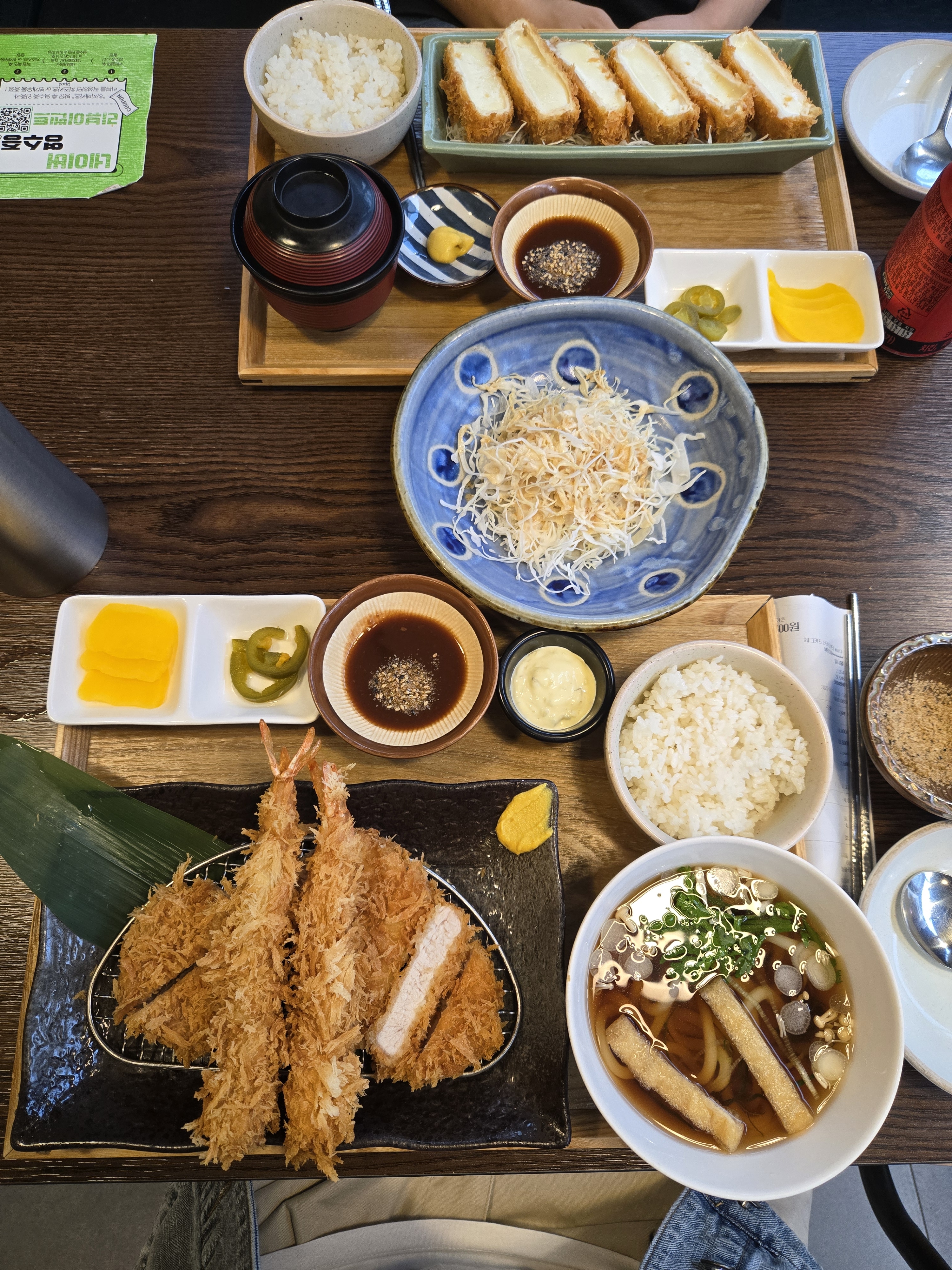 직원분들도 친절하고 음식도 정말 맛있어요 무조건 이근처 오면 재방문 의사 있습니다! 강추!