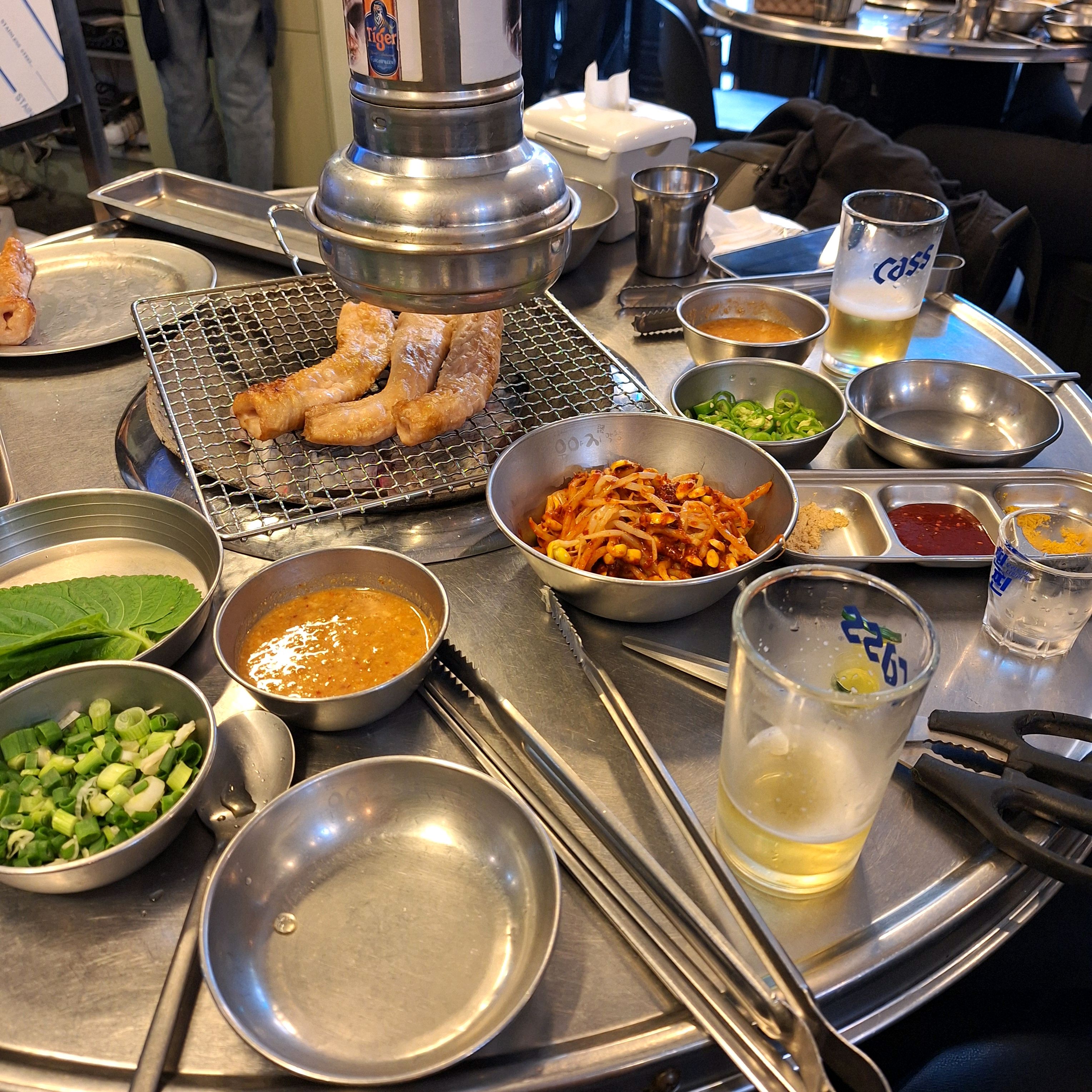 막창맛집 미쳤습니다. 서비스로 나오는 메뉴들이 혜자로움을 더해줍니다.👍👍😇 - 대구 맛집 우야지막창 동대구역점