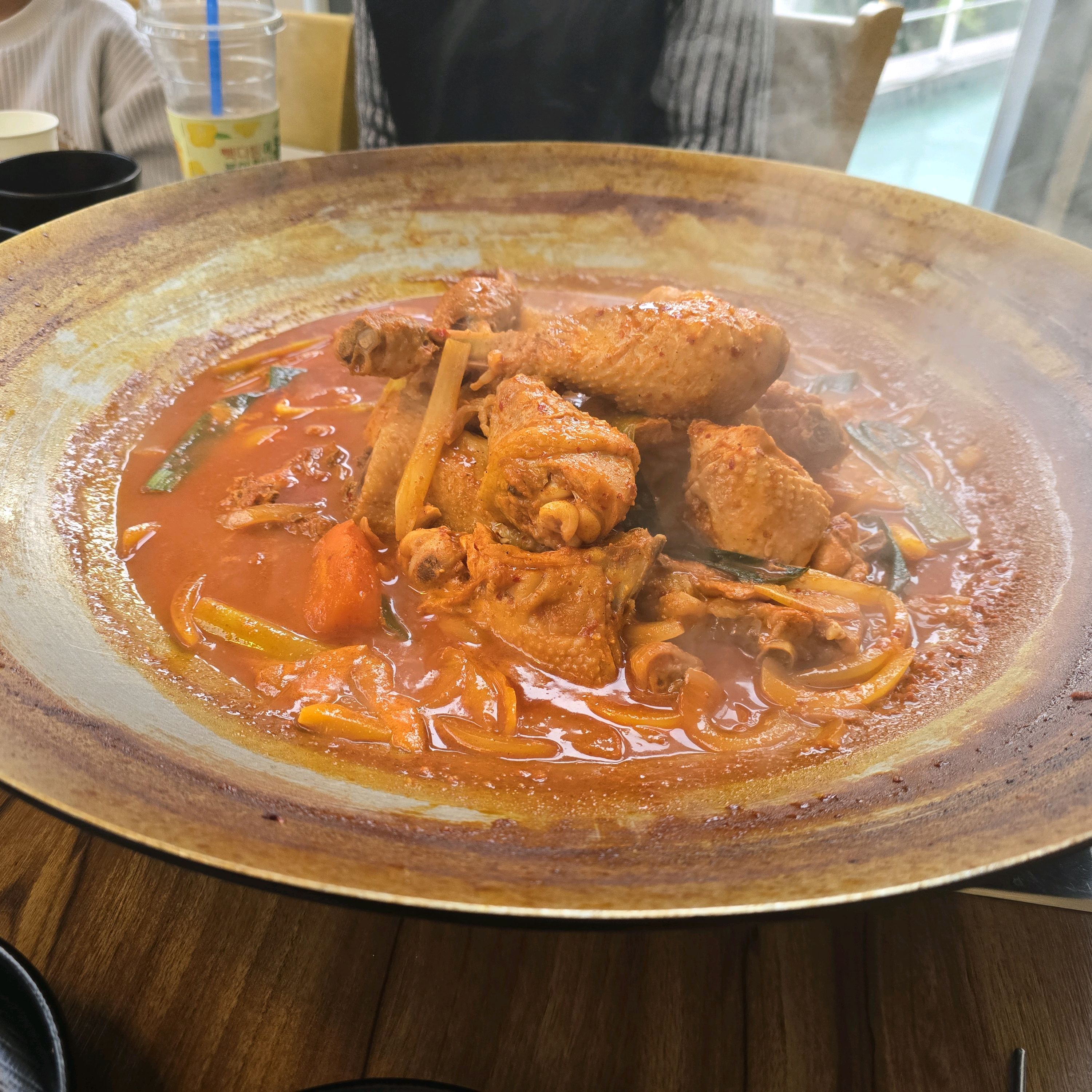 대전 수피아 닭도리탕 맛있어요! - 대전 맛집 솥뚜껑 본가 수피아