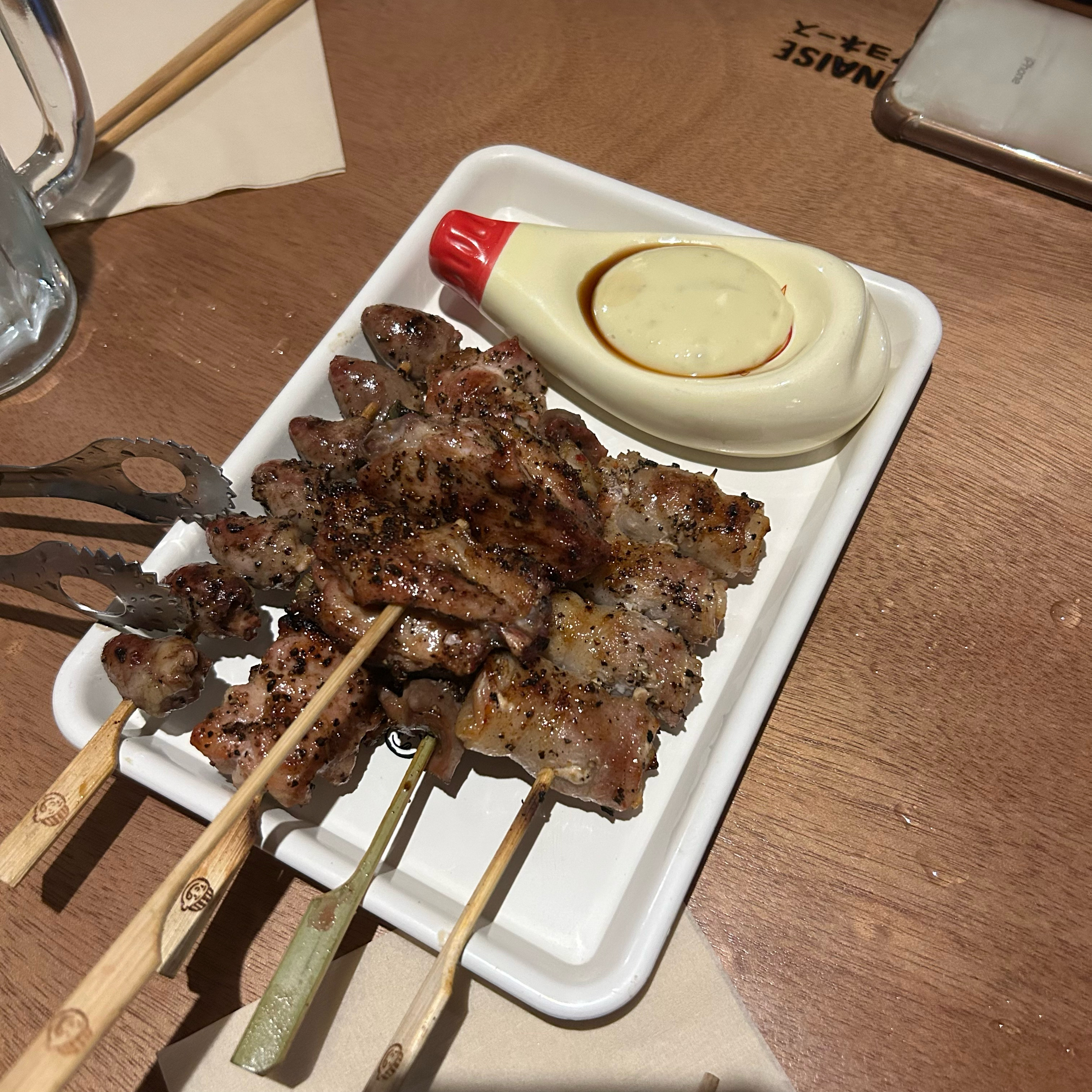 가게 분위기도 너무 이쁘고 꼬치도 너무 맛있어용 웨이팅은 조금 있었지만 맛있어서 기분 좋아