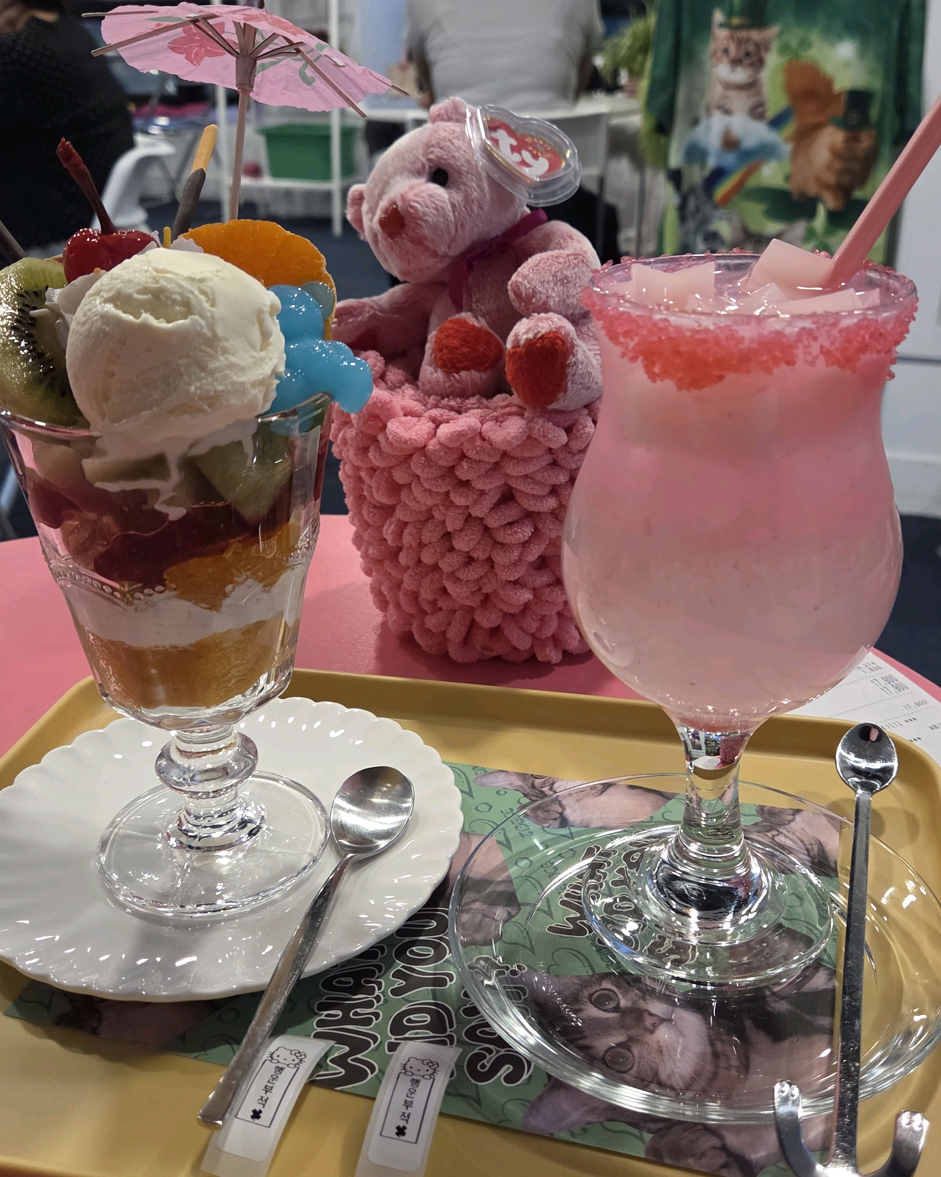 너무 이쁘고 음료와 파르페도 맛있어요!! 데이트 코스로 강추!! - 대전 맛집 ttm