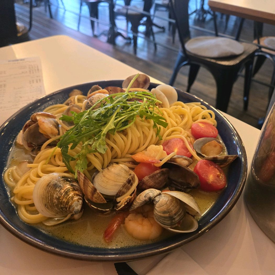 맛있어요! 가족과 함께 오기 좋고 연인분들 오셔도 좋을 듯해요. - 강남맛집 트라가 역삼점