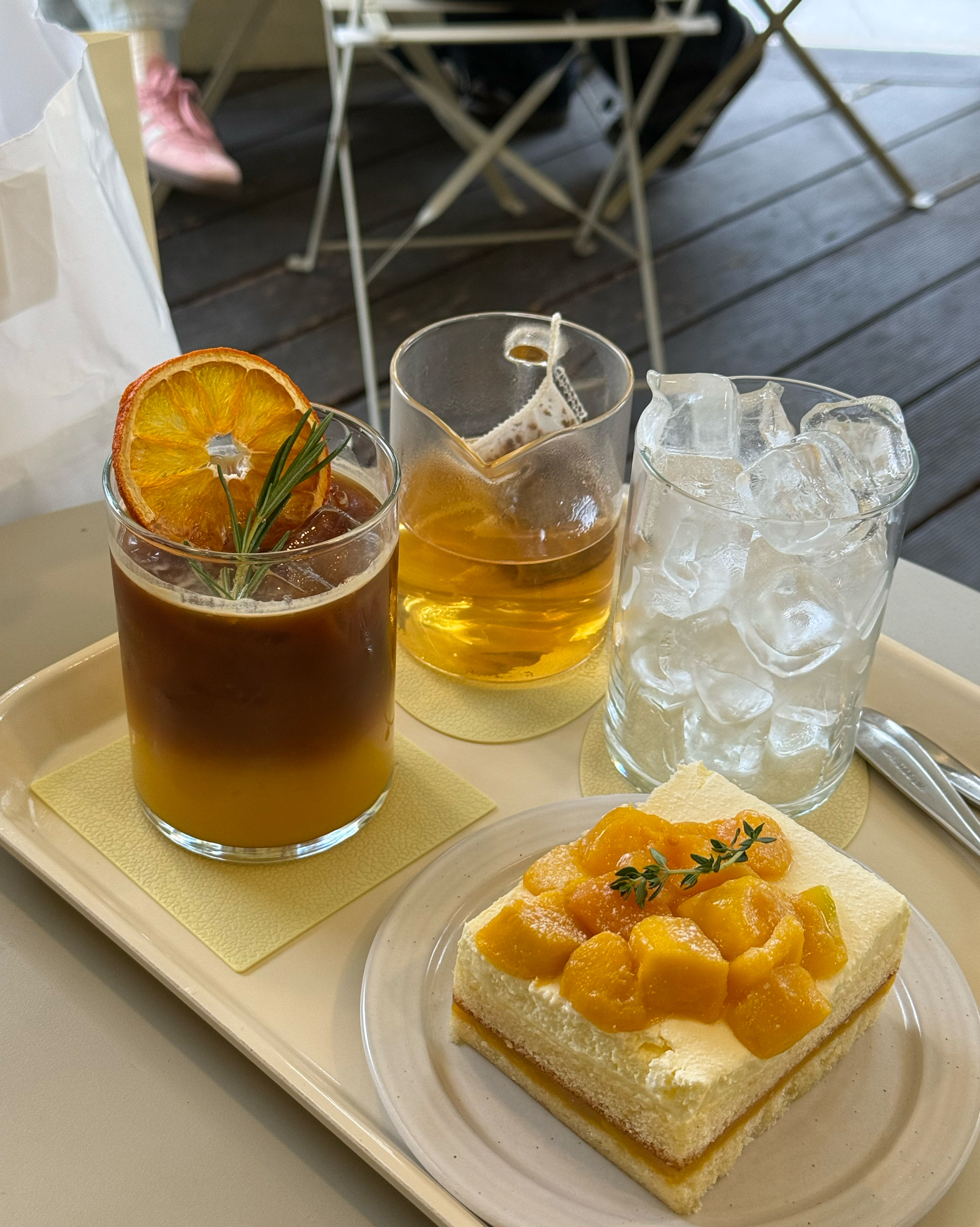 음료도 맛있고 케이크도 너무 맛있네요! - 대전 맛집 인히얼