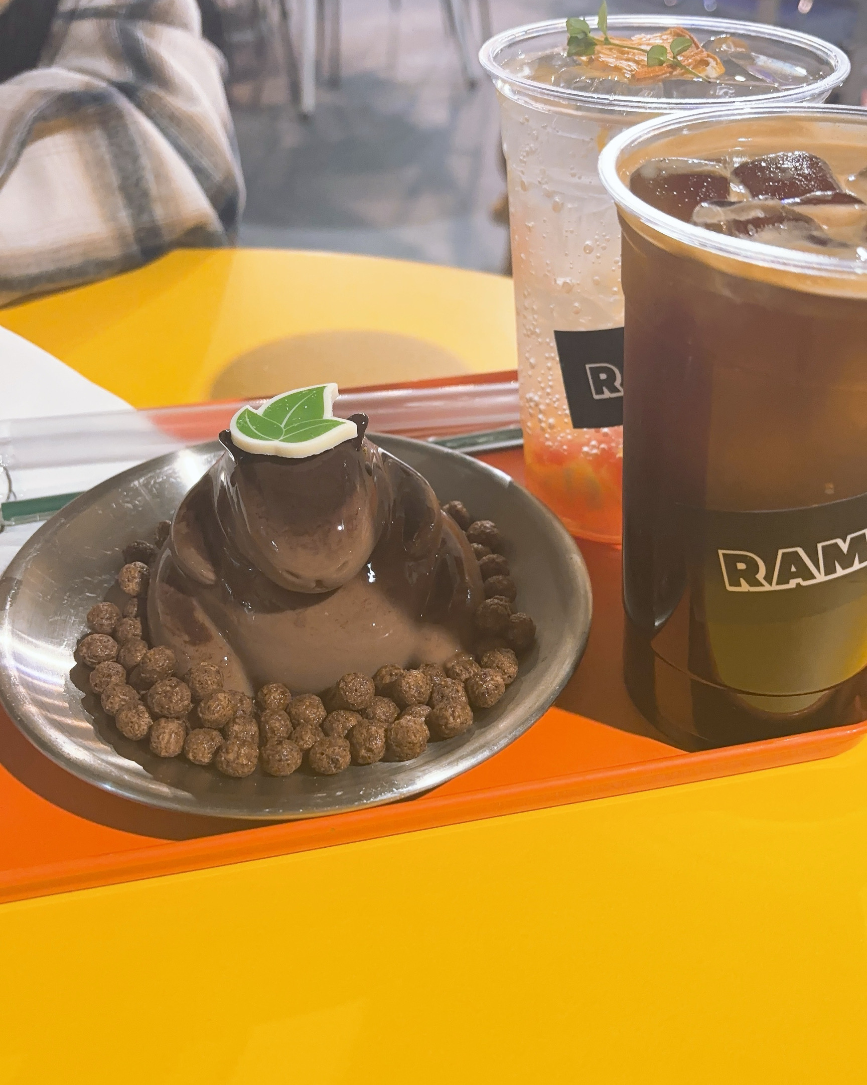 소문듣고 찾아왔는데 푸딩이다 품절되서 마지막하나먹었는데 맛있었어요 애기가 오고싶다해서 왔는