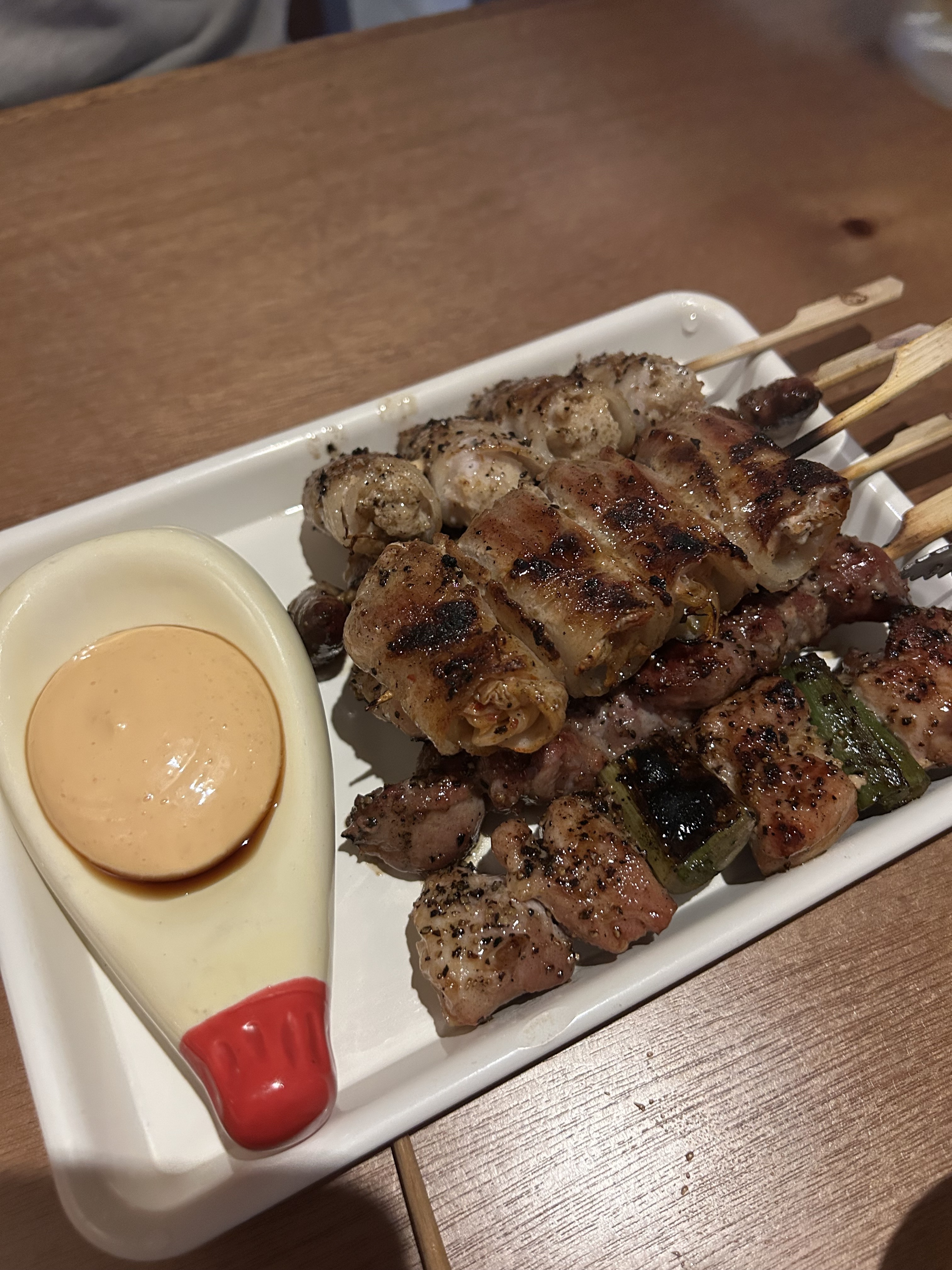 꼬치 종류랑 주류가 다양하고! 맛있고!! 분위기도 넘 조아용 🩷🩷 - 대전 맛집 마요네즈 대흥동점