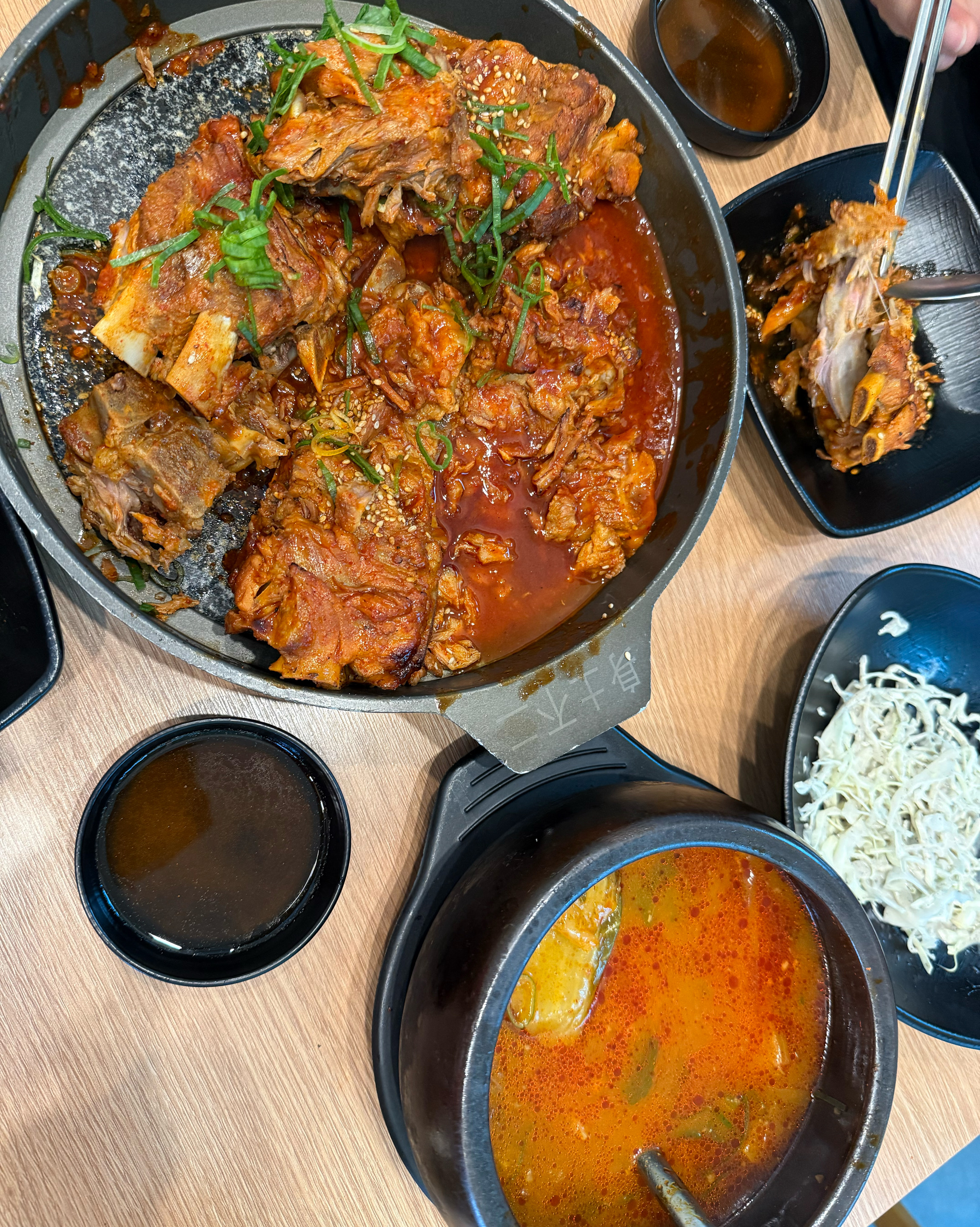 배달시켜먹고 맛있어서 방문했습니다! - 대전 맛집 조프로뼈구이 관평점