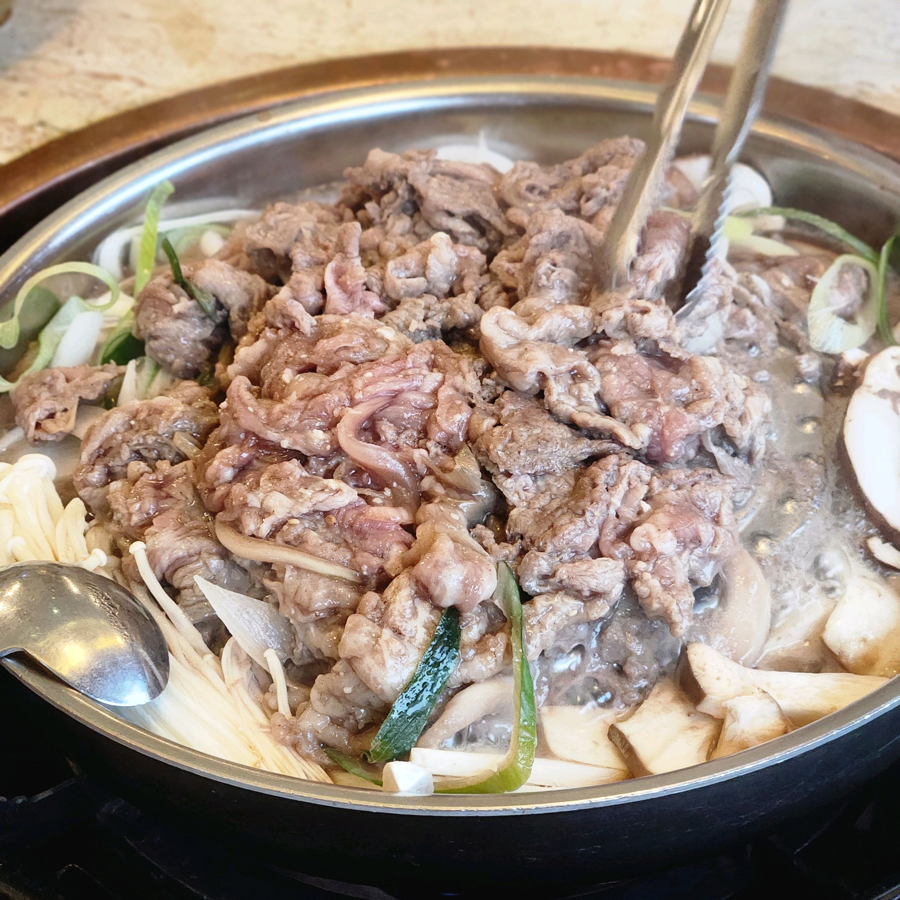 가족들하고 외식 왔습니다 맛있게 먹고 갑니다 - 대전 맛집 사리원면옥 둔산본점