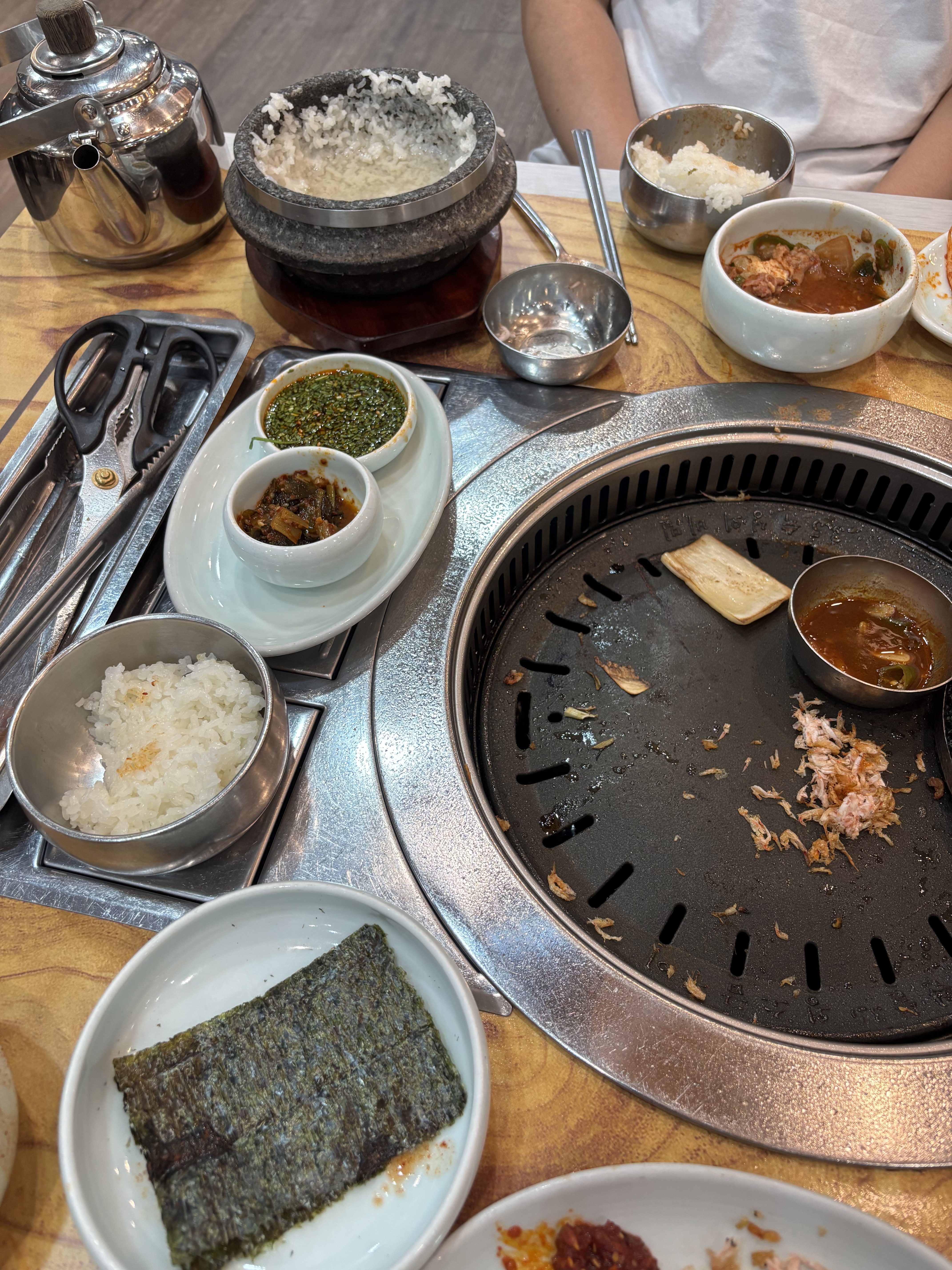 다 구워지자 마자 허겁지겁 너무 맛있게 먹어서 초토화 된 사진 올려요ㅋㅋㅋㅋ 직원분들 너무