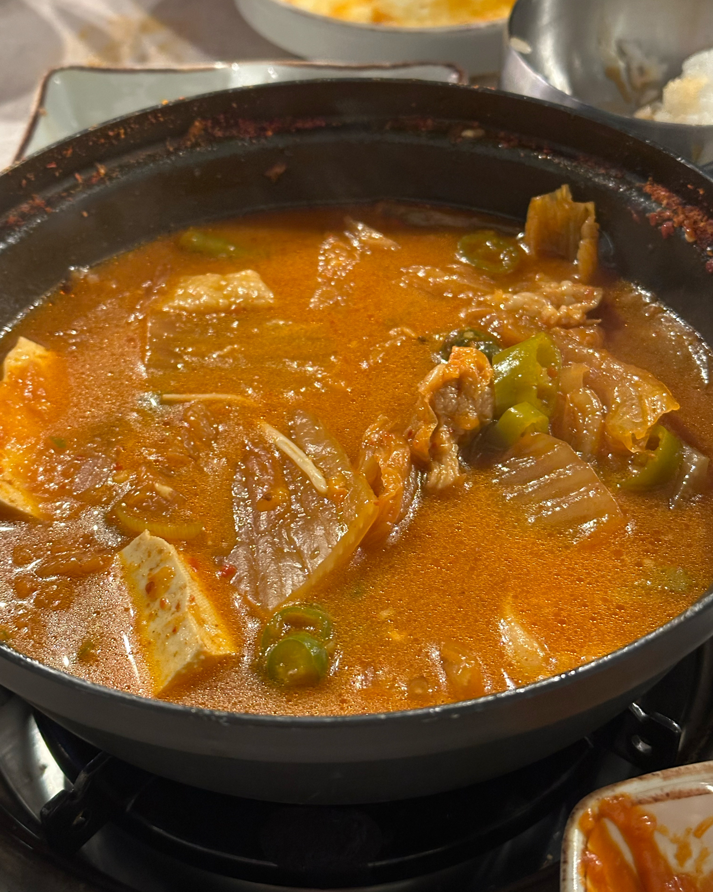 고기도 맛있고 김치찌개 도른맛... 김치찌개 포장해갈뻔했어용 최고 👍 - 대전 맛집 육풍 대전봉명점