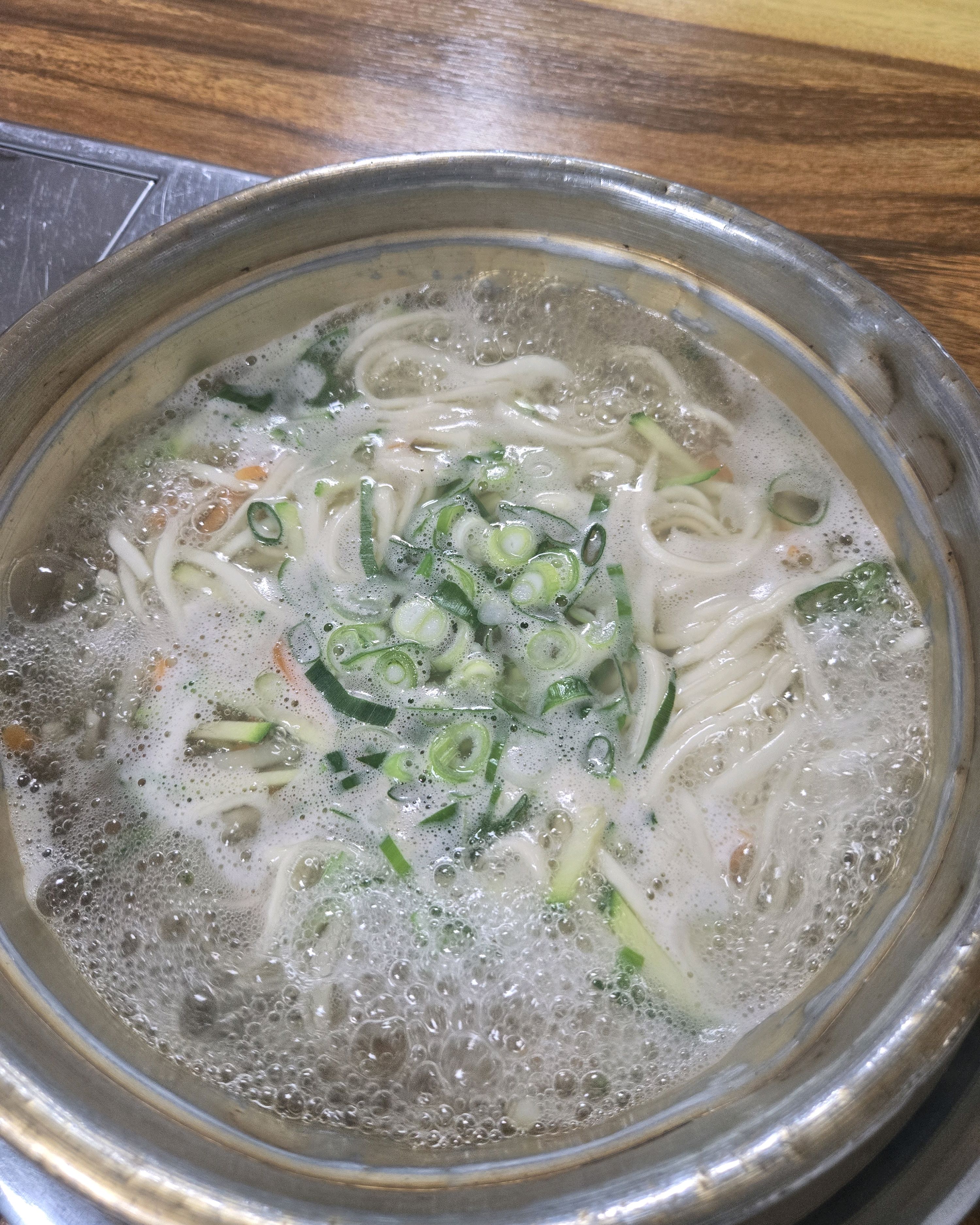 야구 볼겸 맛집 찾아서 왔는데 연예인들도 많이 오고 가격에 비해 양이 많아서 가성비가 좋아