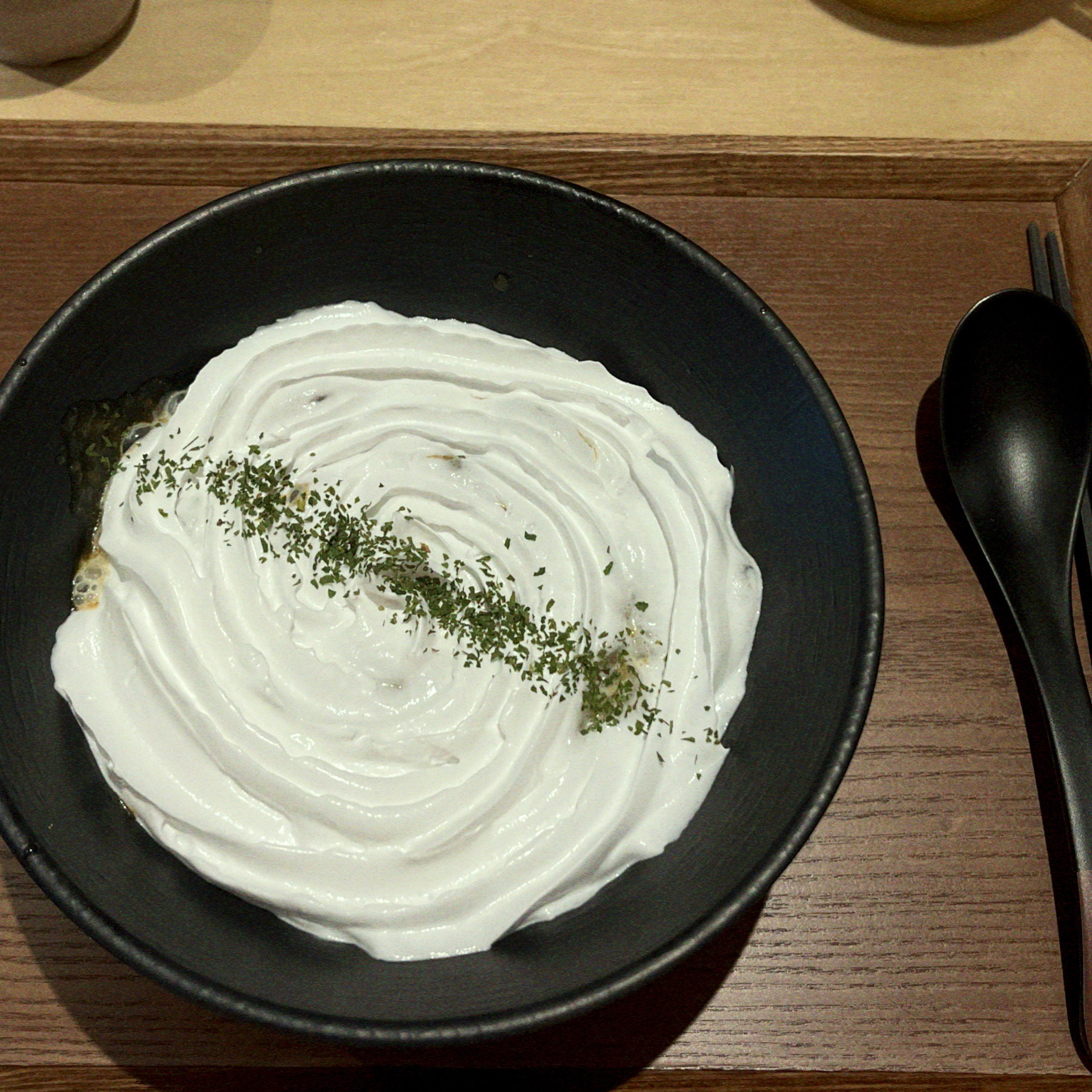 크림카레우동 처음 먹어보는데 너무 맛있고 비주얼도 이뻐요! 느끼할 줄 알았는데 생각보다 매