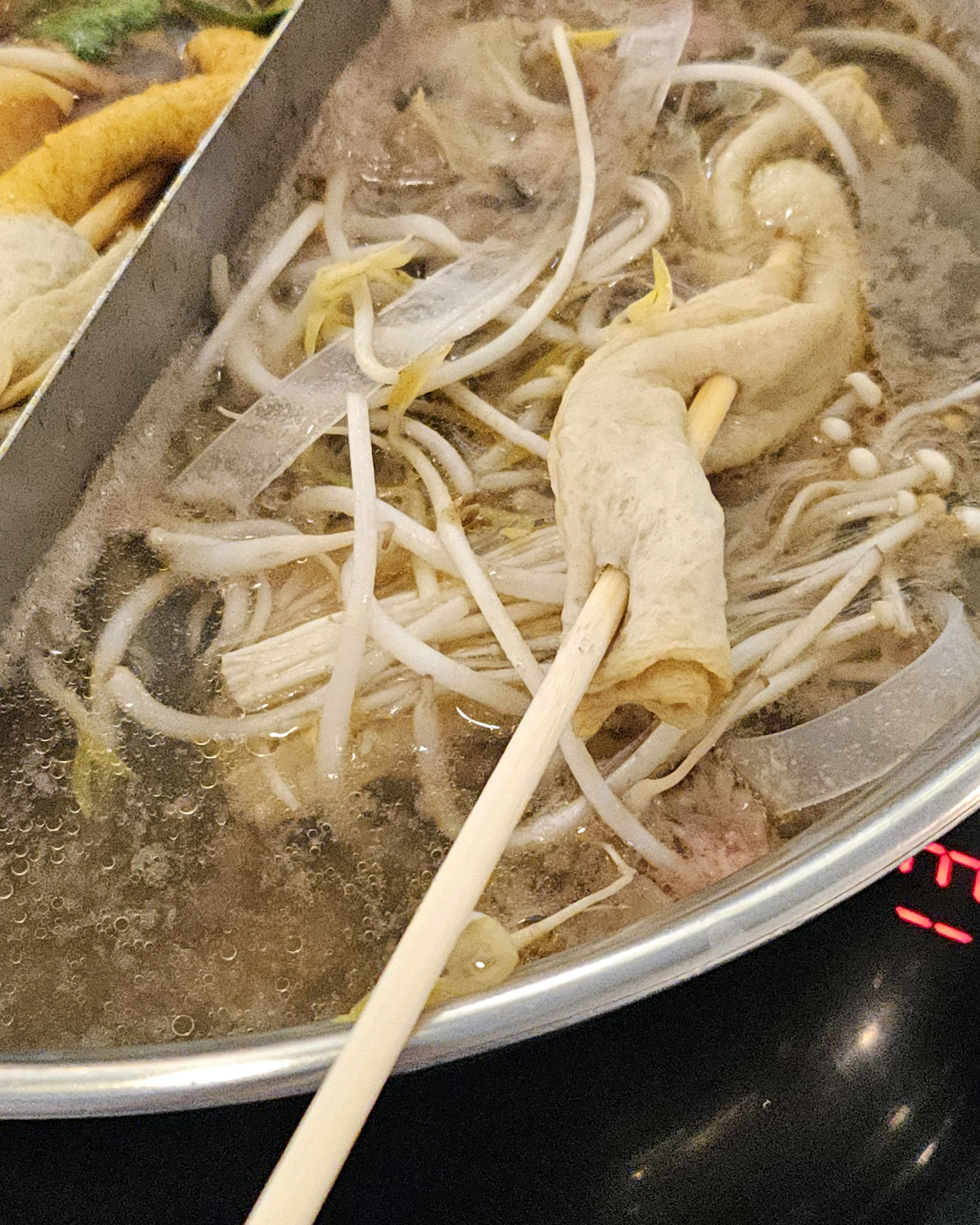 맛잇어요!! 월넘쌈 셔브샤브 동시에 즐길 수 있는 게 큰 장점 같아요ㅎㅎ - 대전 맛집 퐁당 둔산점