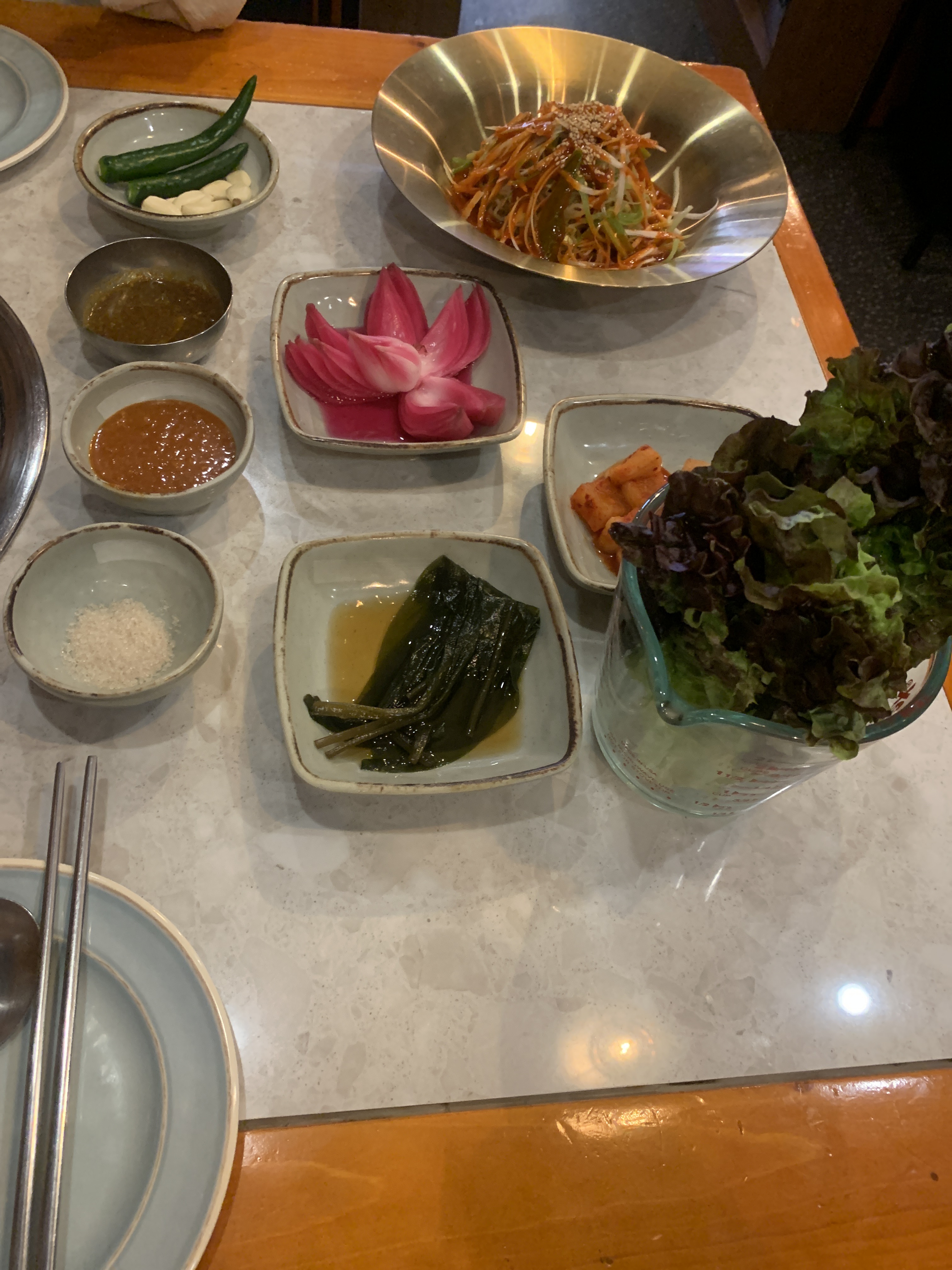 음식도 너무 깔끔하게 나왔고 지인이랑 둘이 와서 즐거운 시간 보냈습니다 맛있게 잘 먹었습니