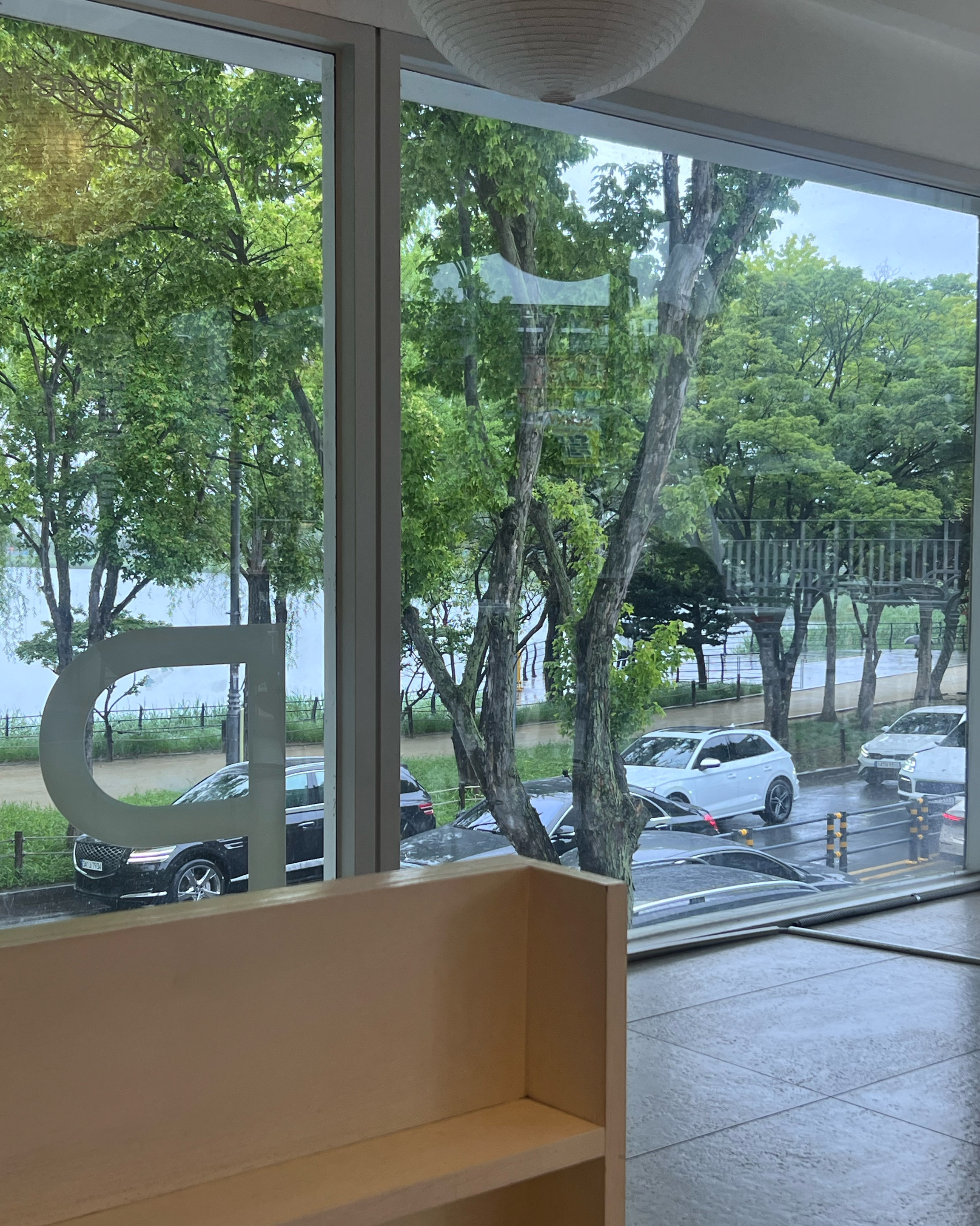 카페가 너무 이쁘고 커피랑 디저트가 너무 맛있어요..🩵 - 대구 맛집 포켓