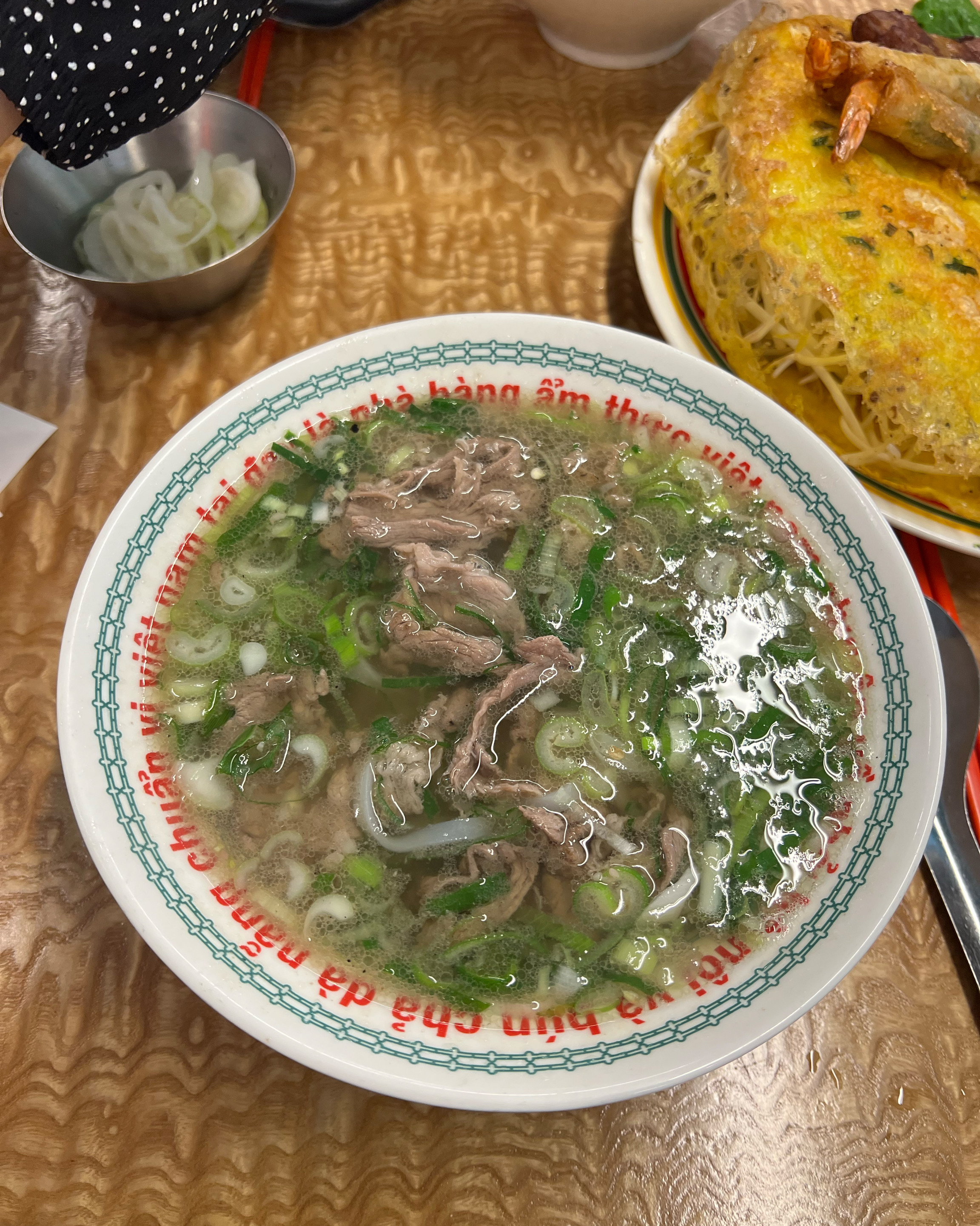 일단 반쎄오 비주얼이 대박이에요👍👍 - 강남맛집 꾸아 강남역CGV점
