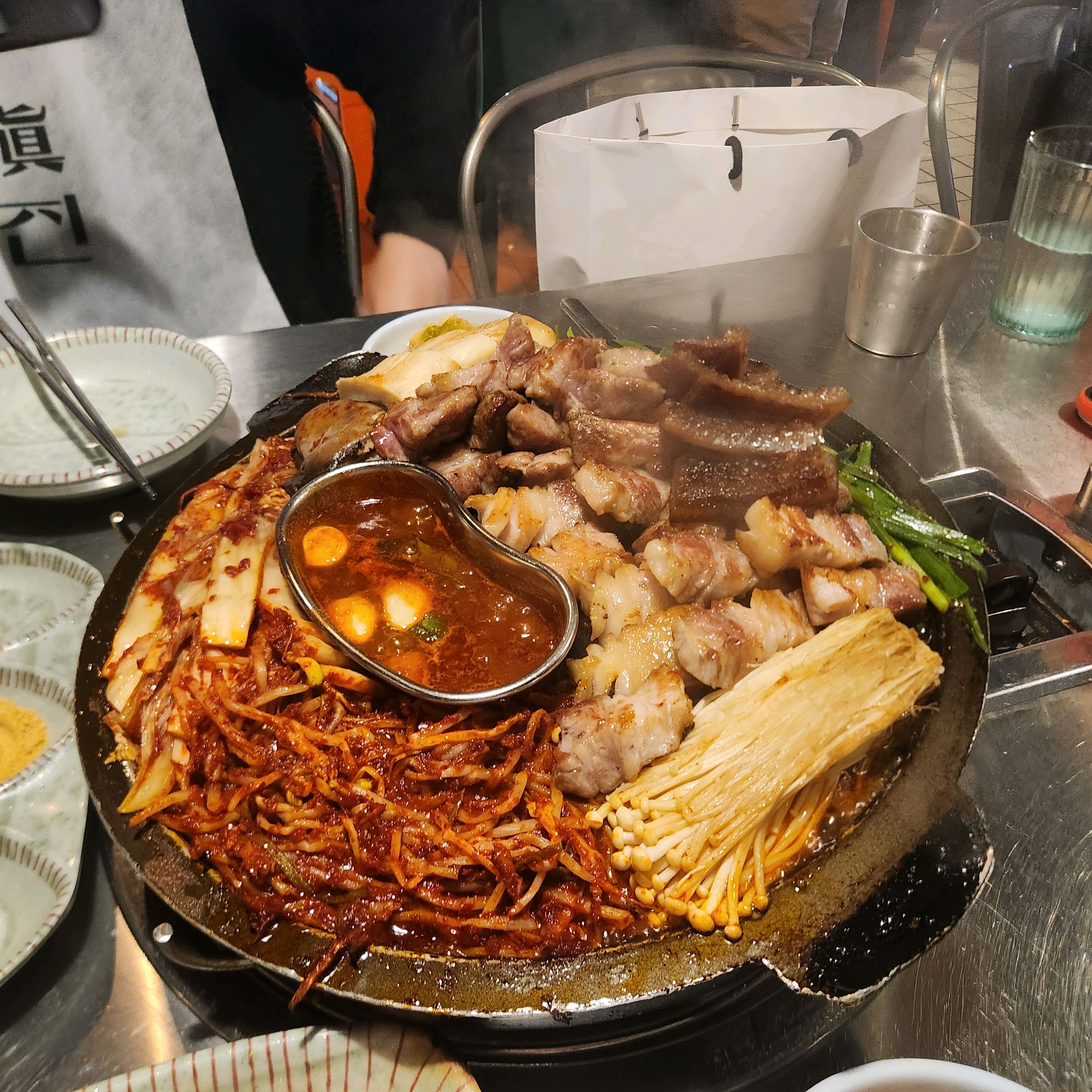 고기도 맛있고 사이드 메뉴도 맛있어요! - 대구 맛집 미진삼겹살