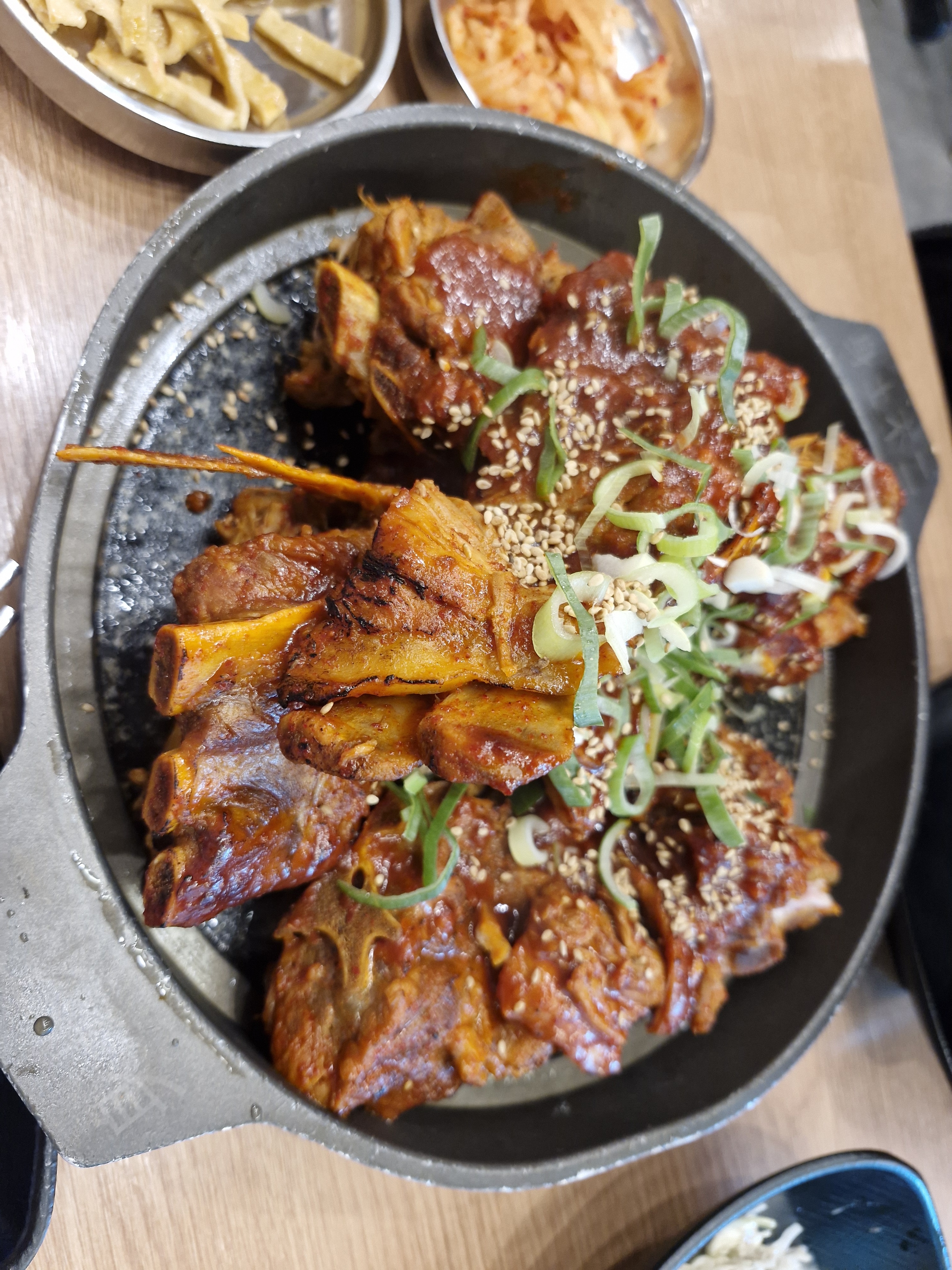 처음방문했습니다~ 뼈구이라니 이름은 생소한데 맛있네요~~ 감사합니다~ - 대전 맛집 조프로뼈구이 관평점